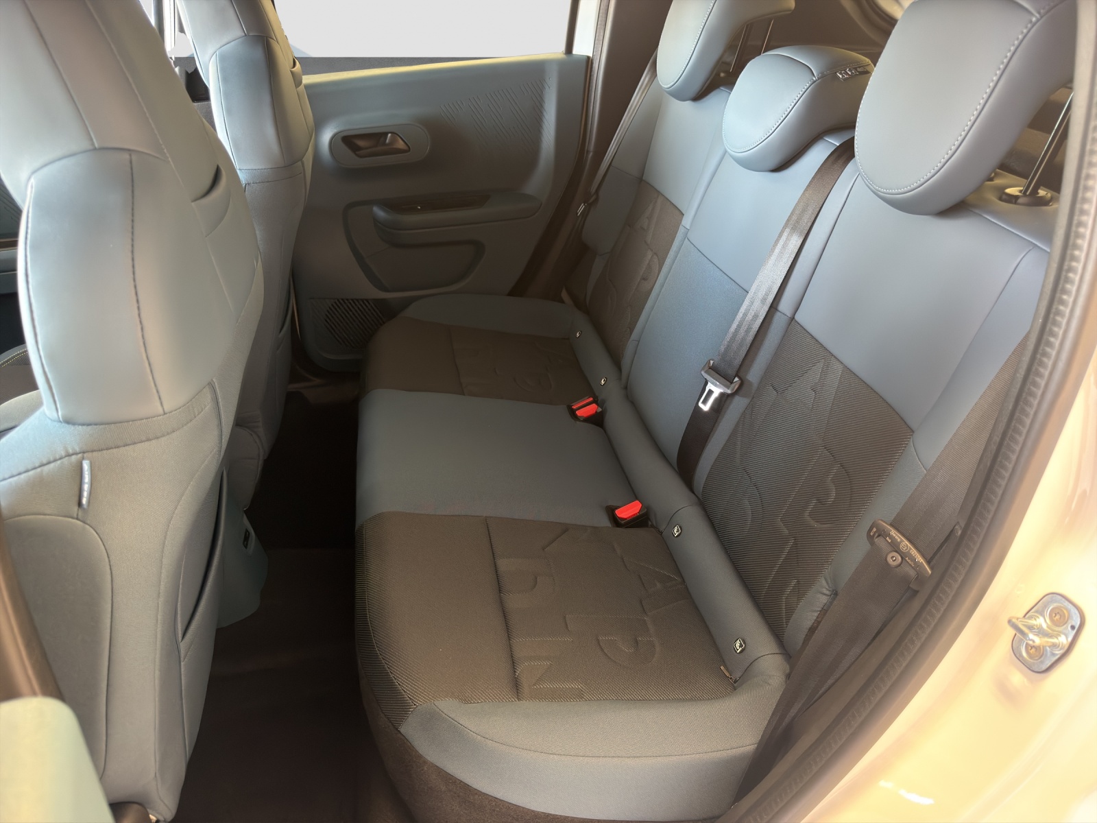 FIAT GRANDE PANDA 1.2 Hybrid Icon-image-7
