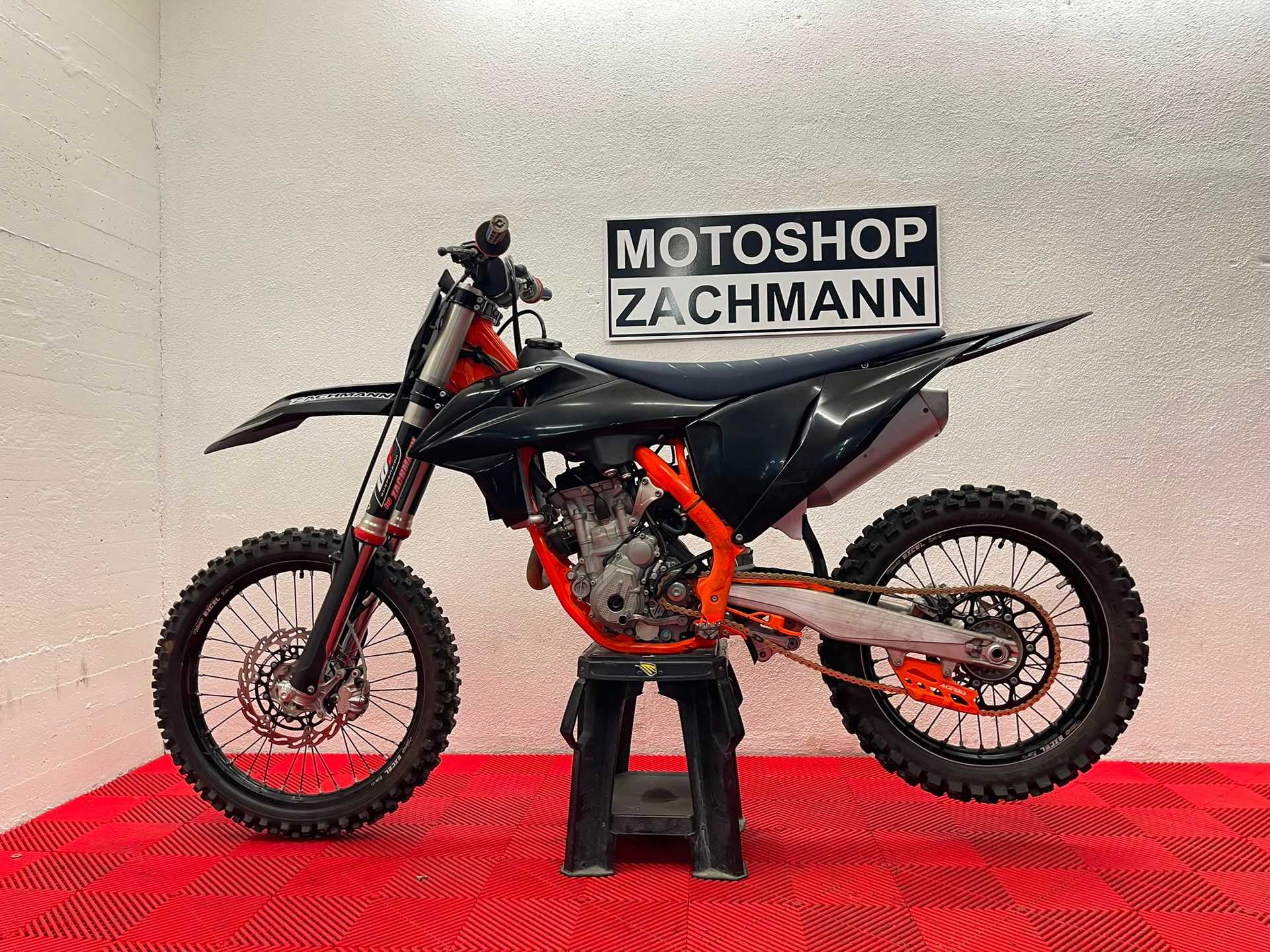 KTM 250 SX-F 2022-showroom-element-3