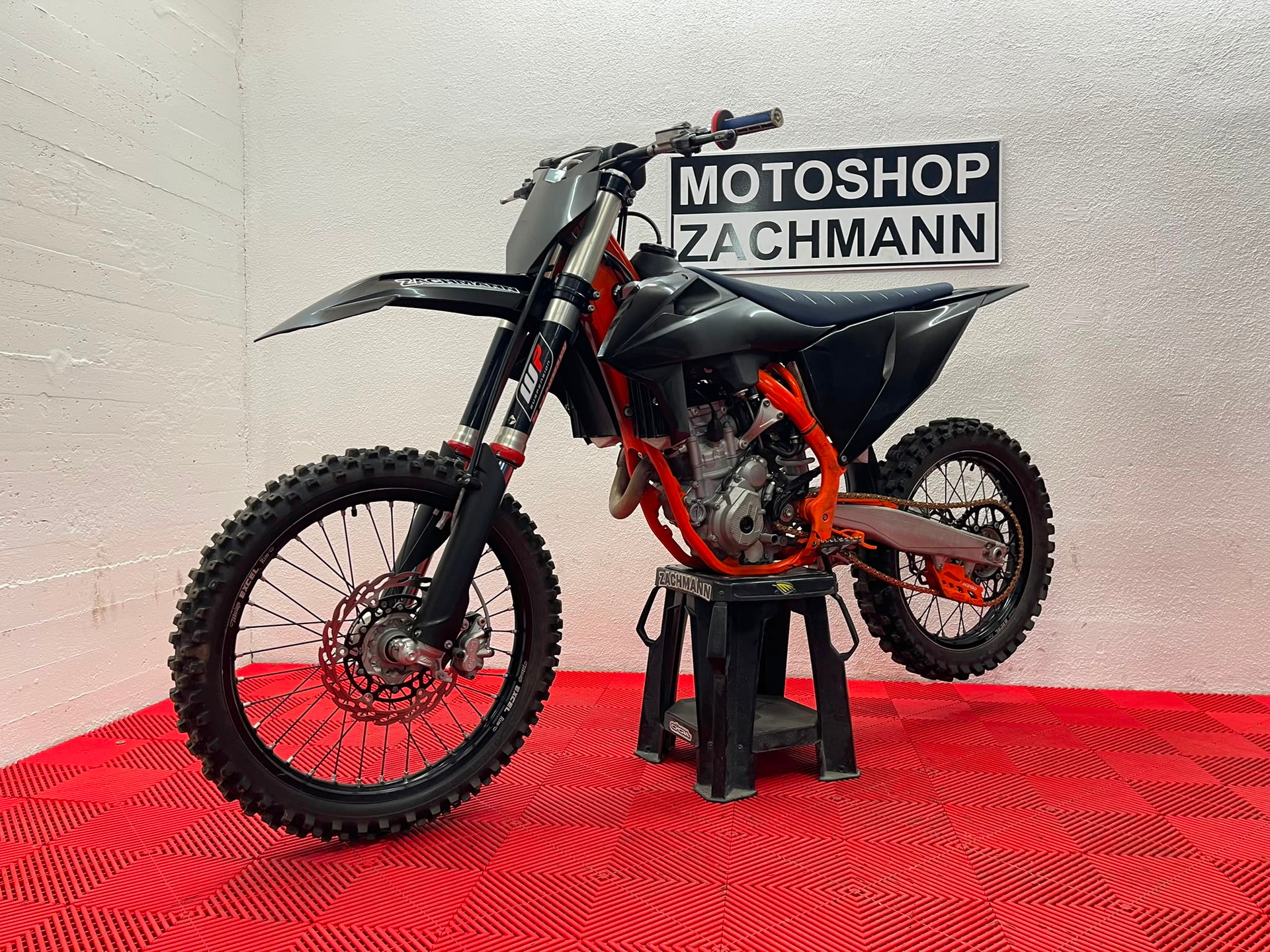 KTM 250 SX-F 2022-showroom-element-2
