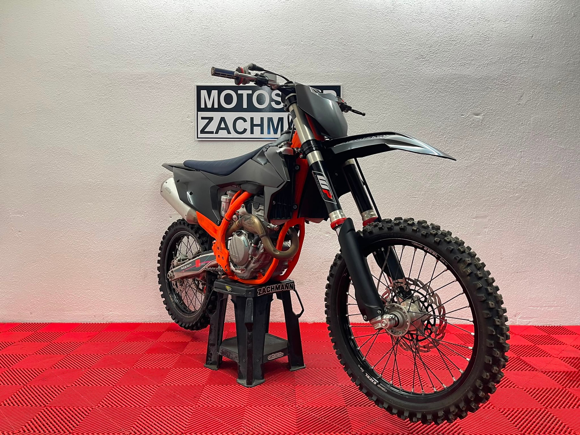 KTM 250 SX-F 2022-showroom-element-1
