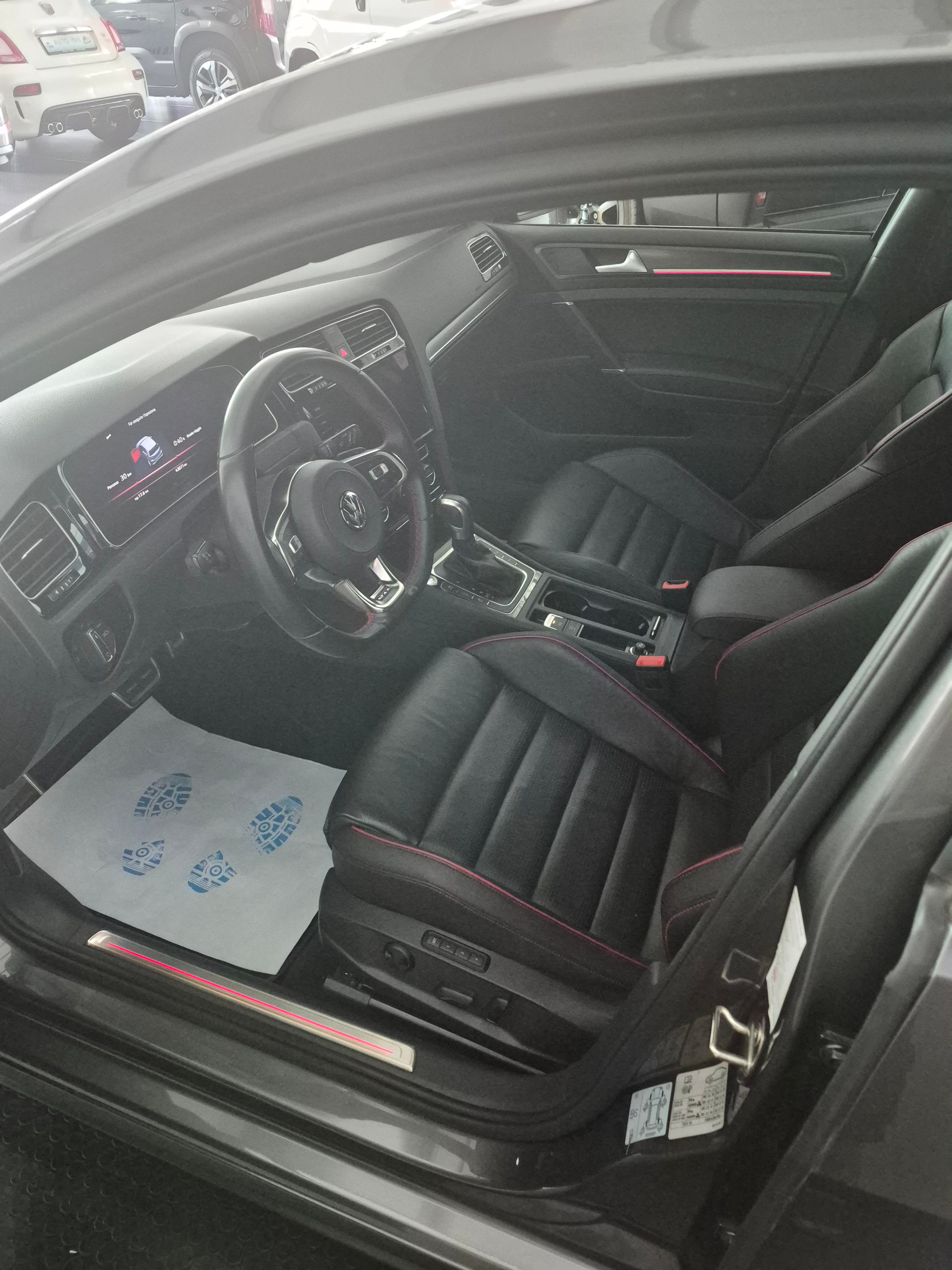 VW Golf 2.0 TSI GTI Performance DSG-image-7
