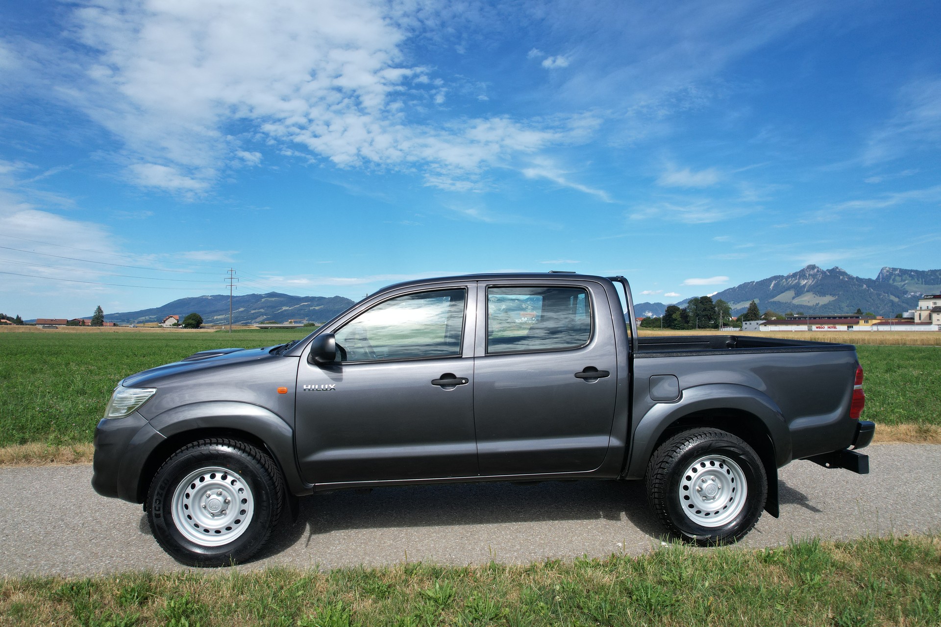 TOYOTA Hilux 2.5D 4WD Double Cab Luna-image-12