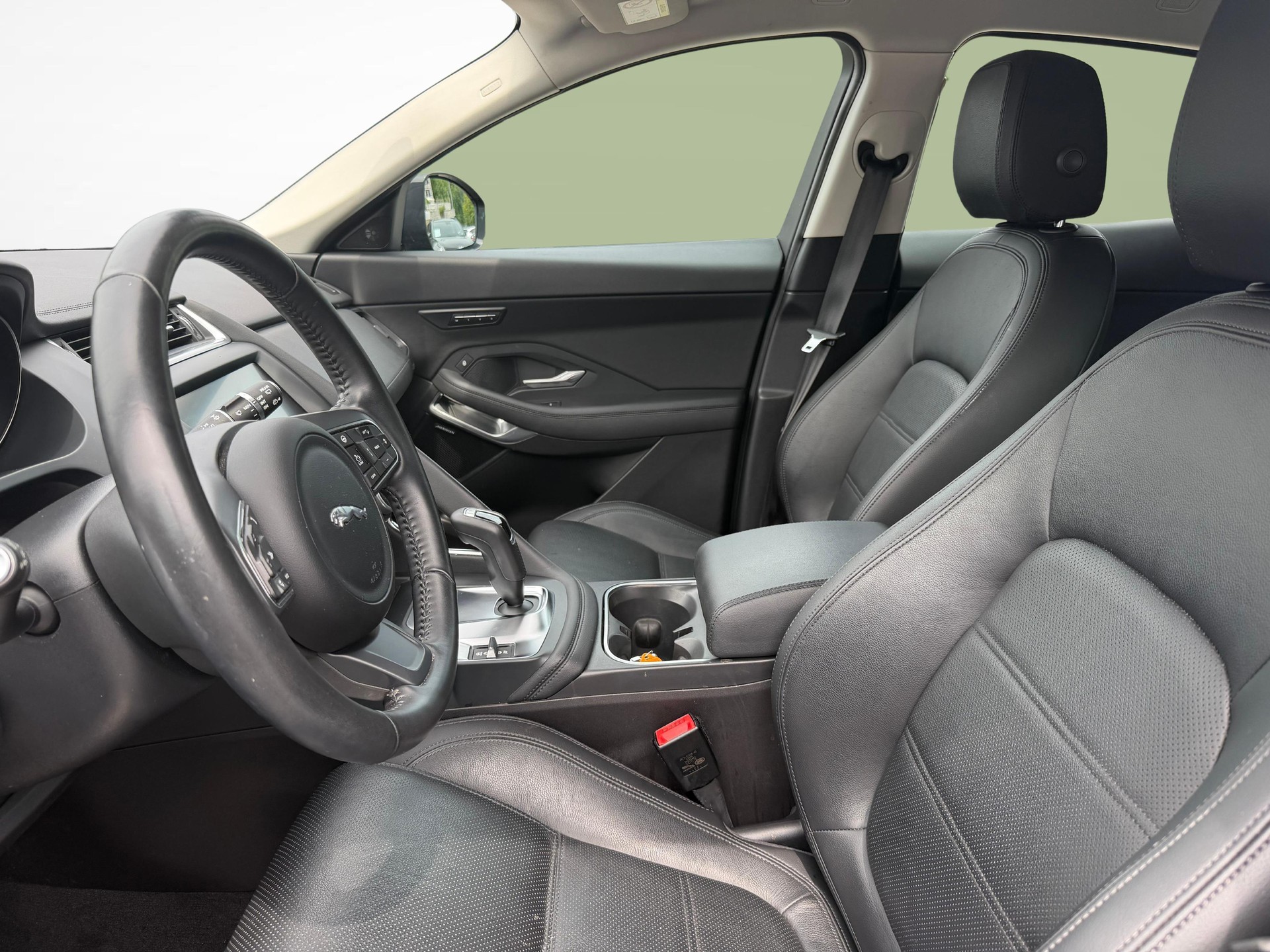 JAGUAR E-Pace 2.0 T 200 SE AWD-image-1