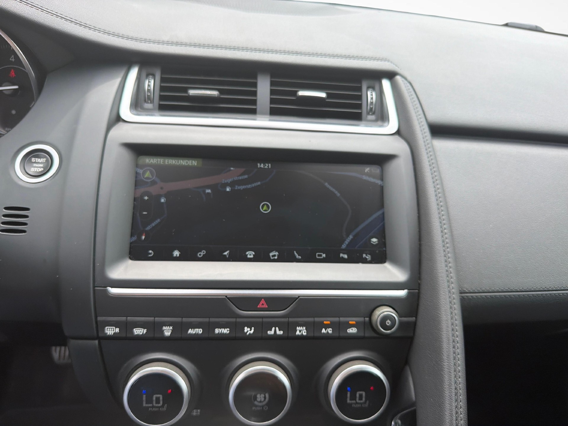 JAGUAR E-Pace 2.0 T 200 SE AWD-image-6