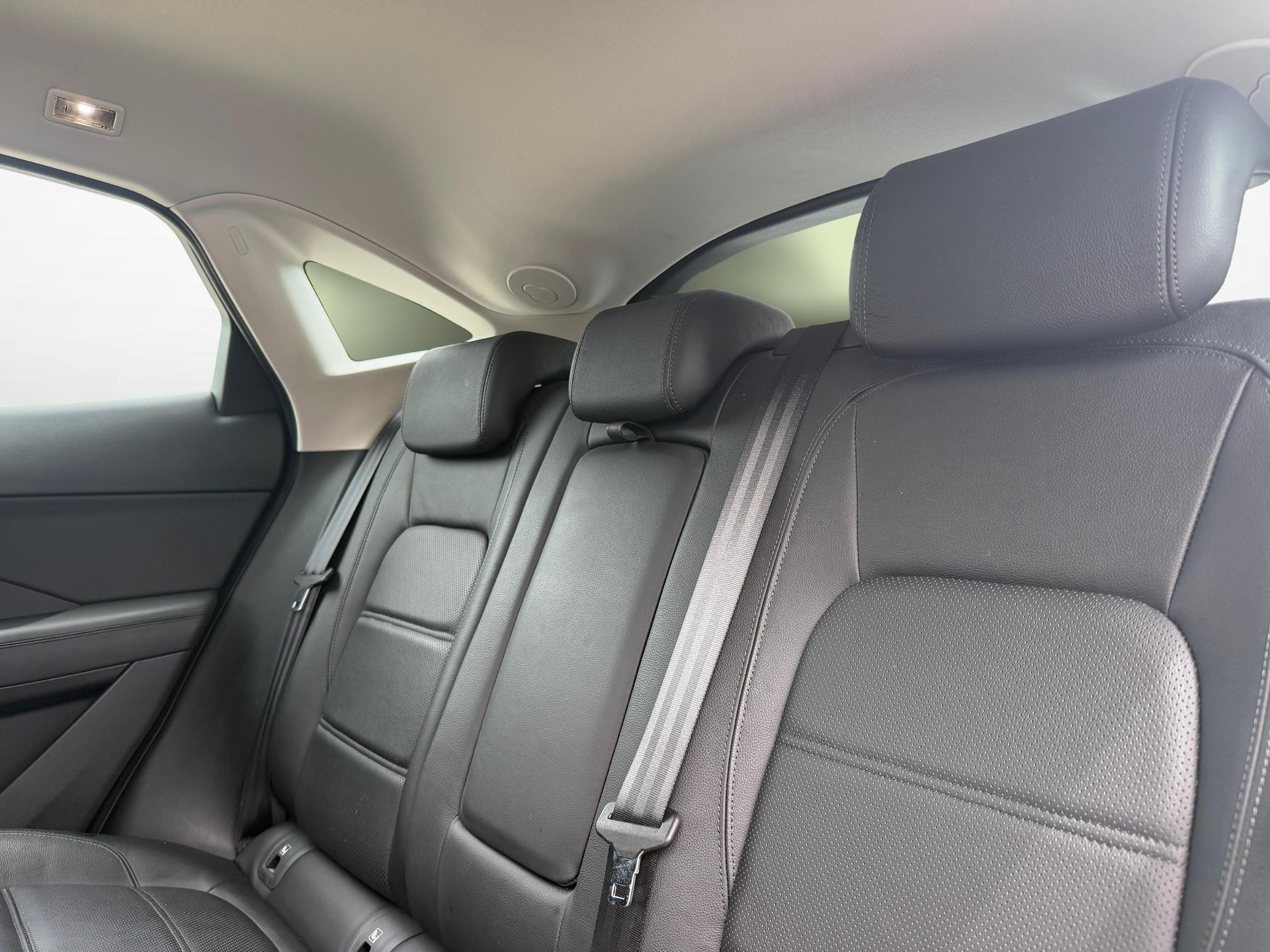 JAGUAR E-Pace 2.0 T 200 SE AWD-image-8
