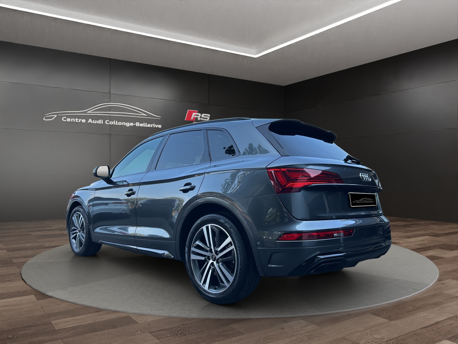 AUDI Q5 40 TDI Black Edition quattro S-tronic-image-3