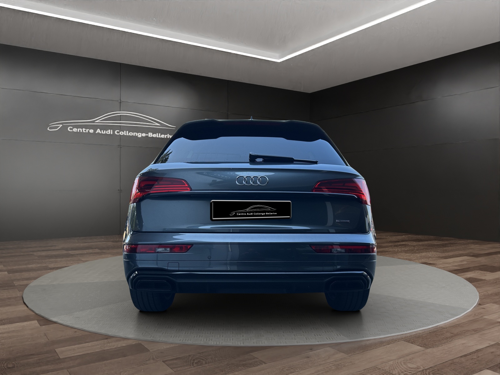 AUDI Q5 40 TDI Black Edition quattro S-tronic-image-4