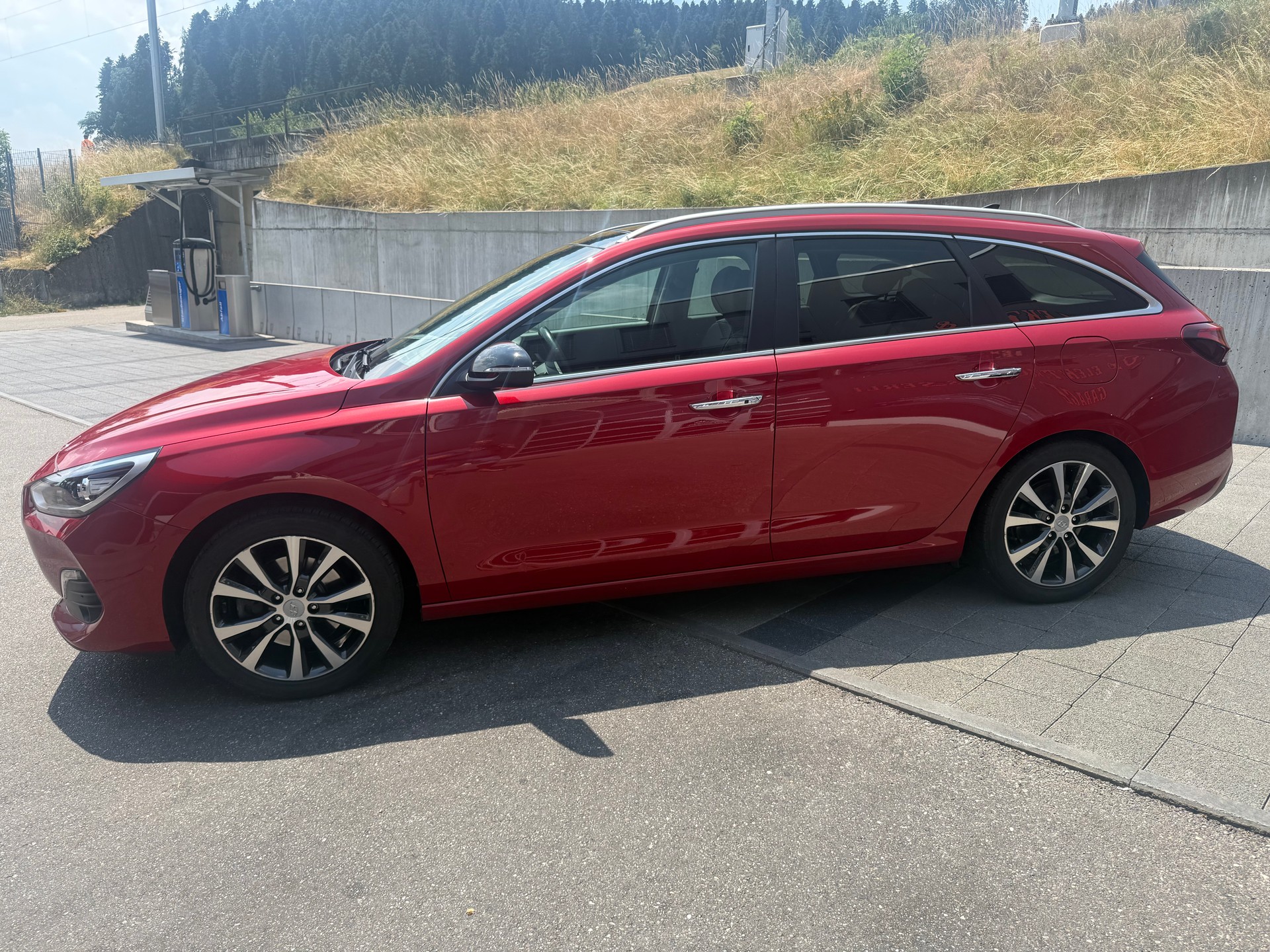 HYUNDAI i30 Wagon 1.4 T-GDi Vertex DCT-image-1
