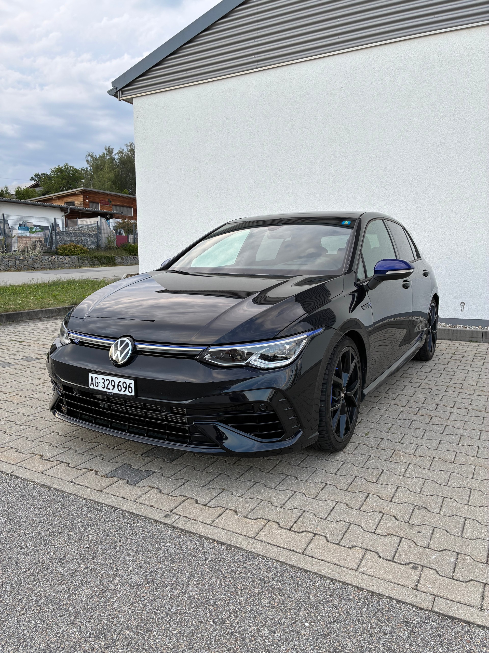 VW 2.0 TSI R 20 Years DSG 4motion-image-0