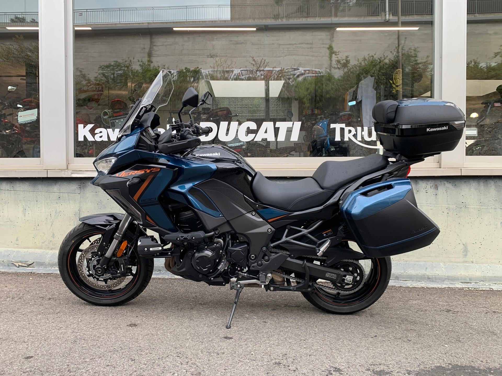 KAWASAKI Versys 1100 S Grand Tourer-showroom-element-1