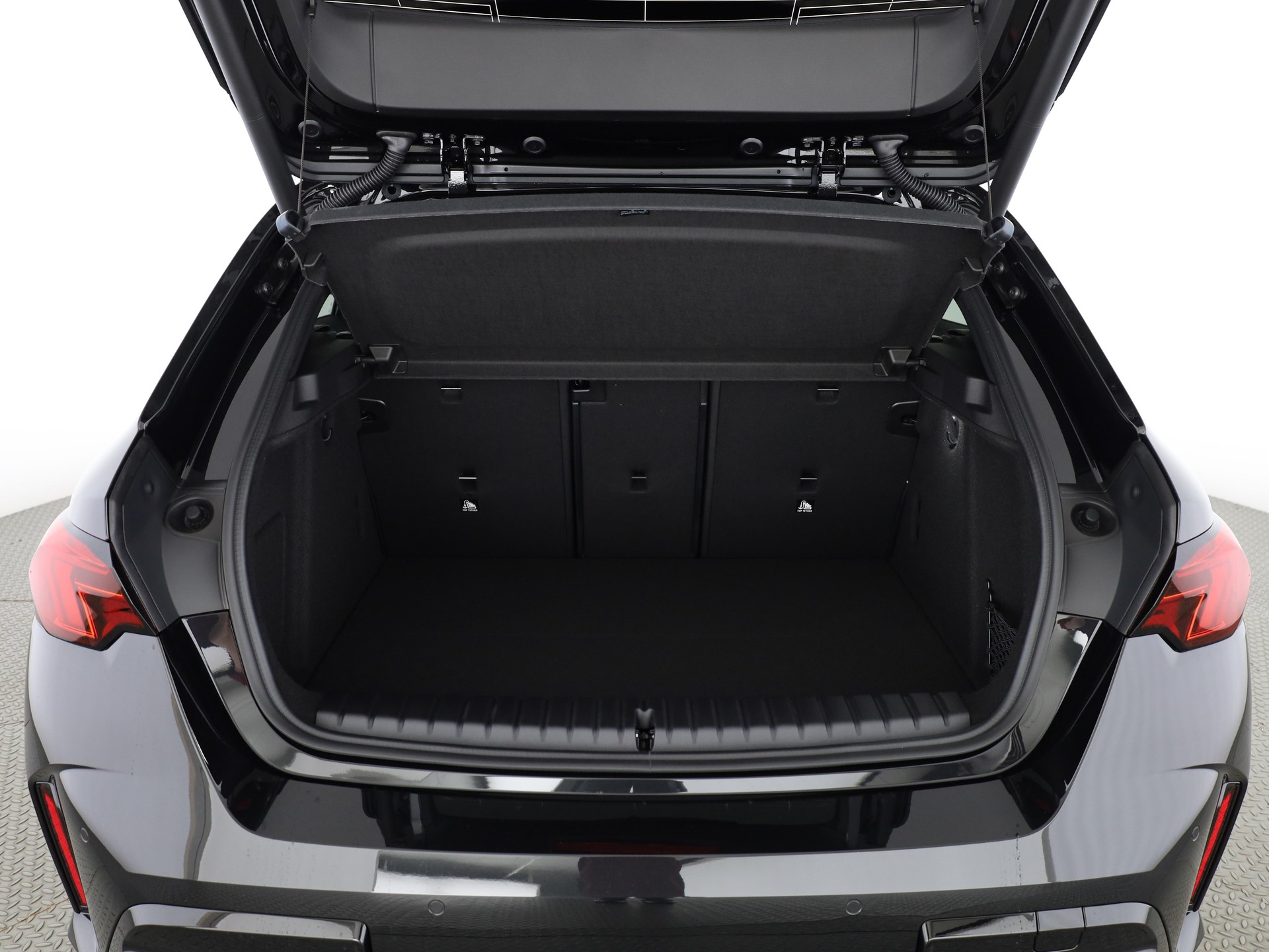 BMW M135i xDrive-image-6