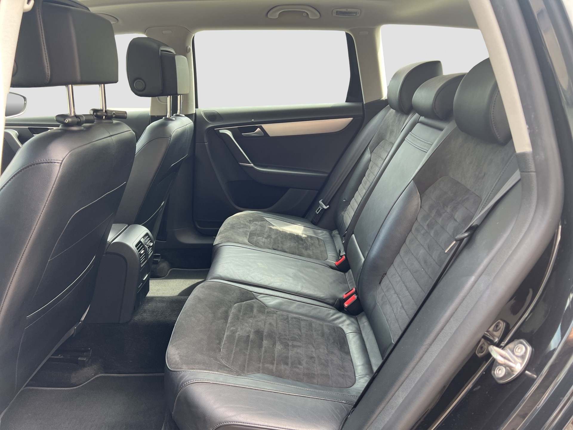 VW Passat Variant 1.8 TSI Comfortline DSG-image-9
