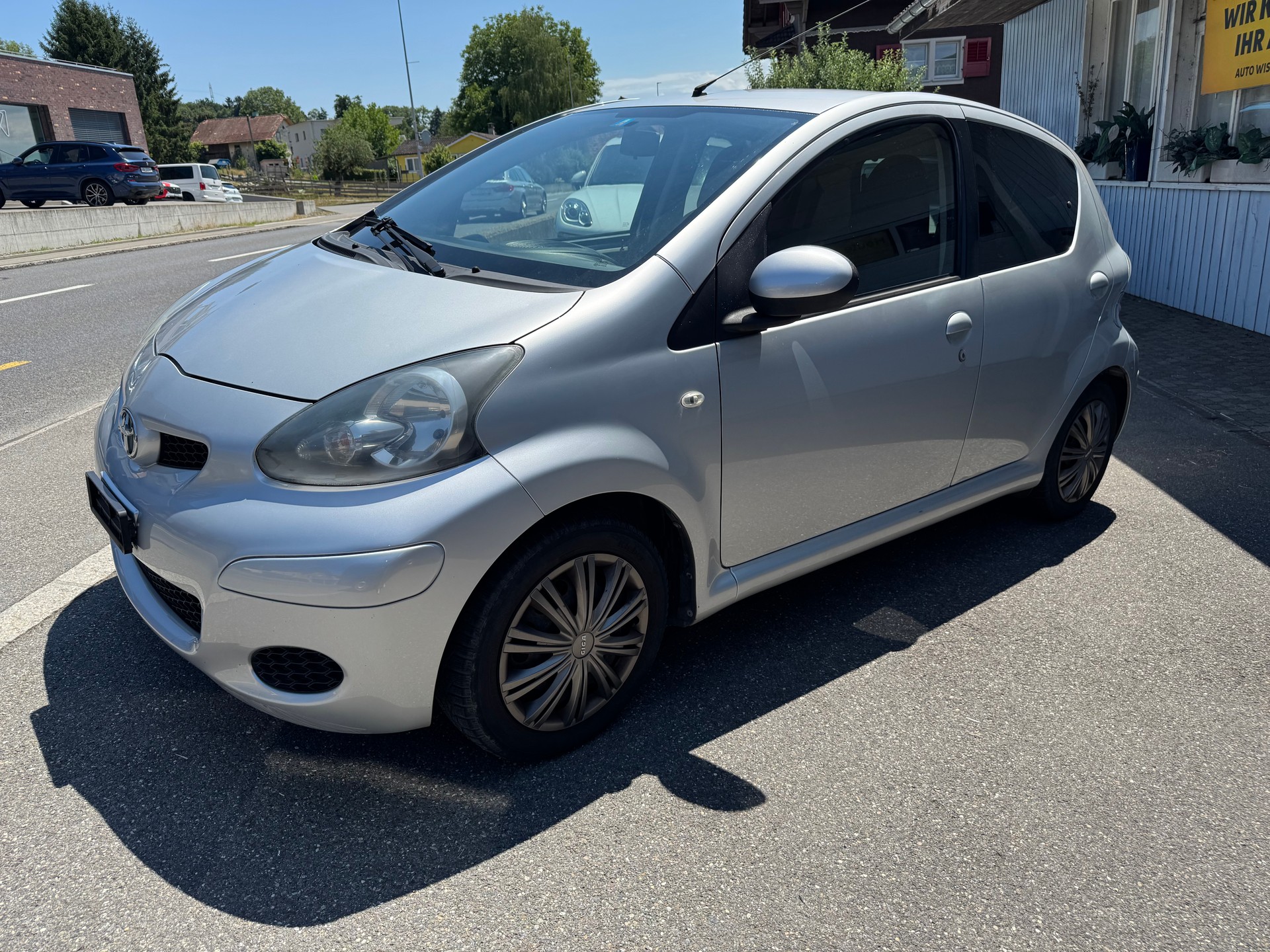 TOYOTA Aygo 1.0 easy-image-2