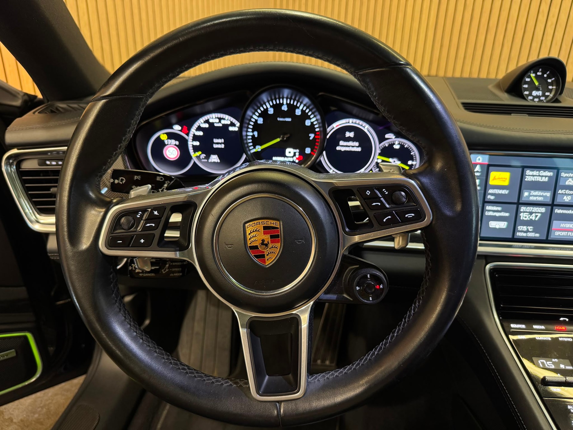 PORSCHE Panamera 4 E-Hybrid Sport Turismo PDK-image-11