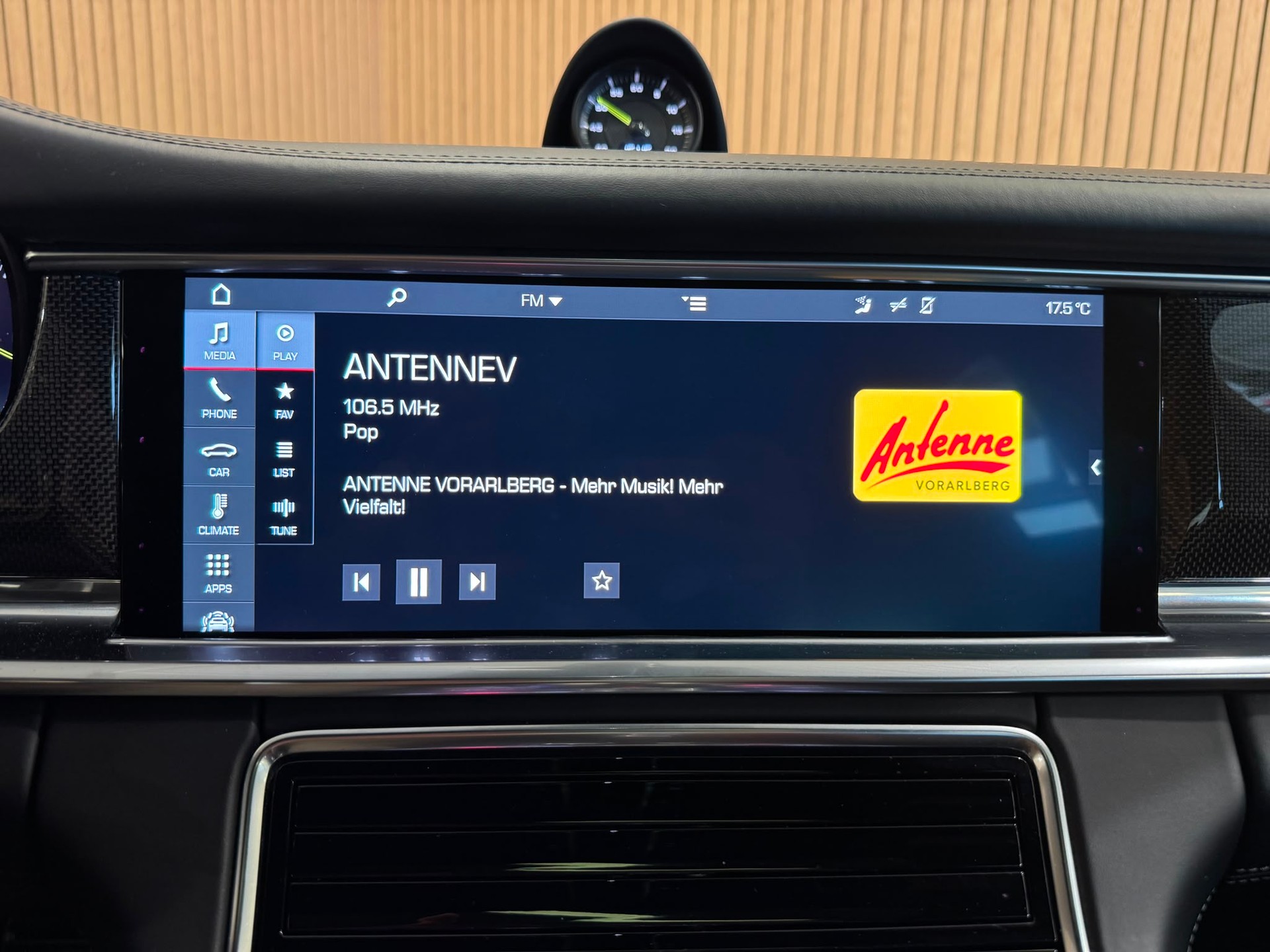 PORSCHE Panamera 4 E-Hybrid Sport Turismo PDK-image-20