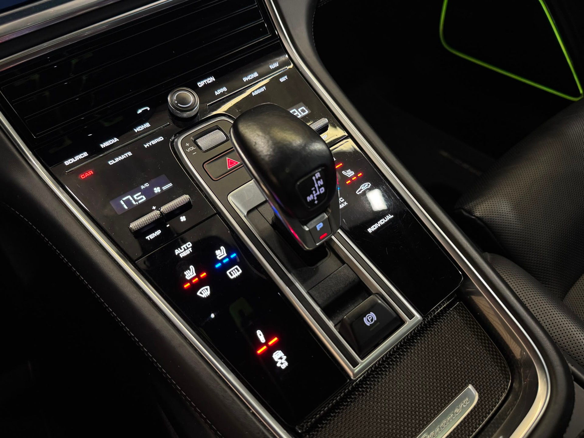 PORSCHE Panamera 4 E-Hybrid Sport Turismo PDK-image-16