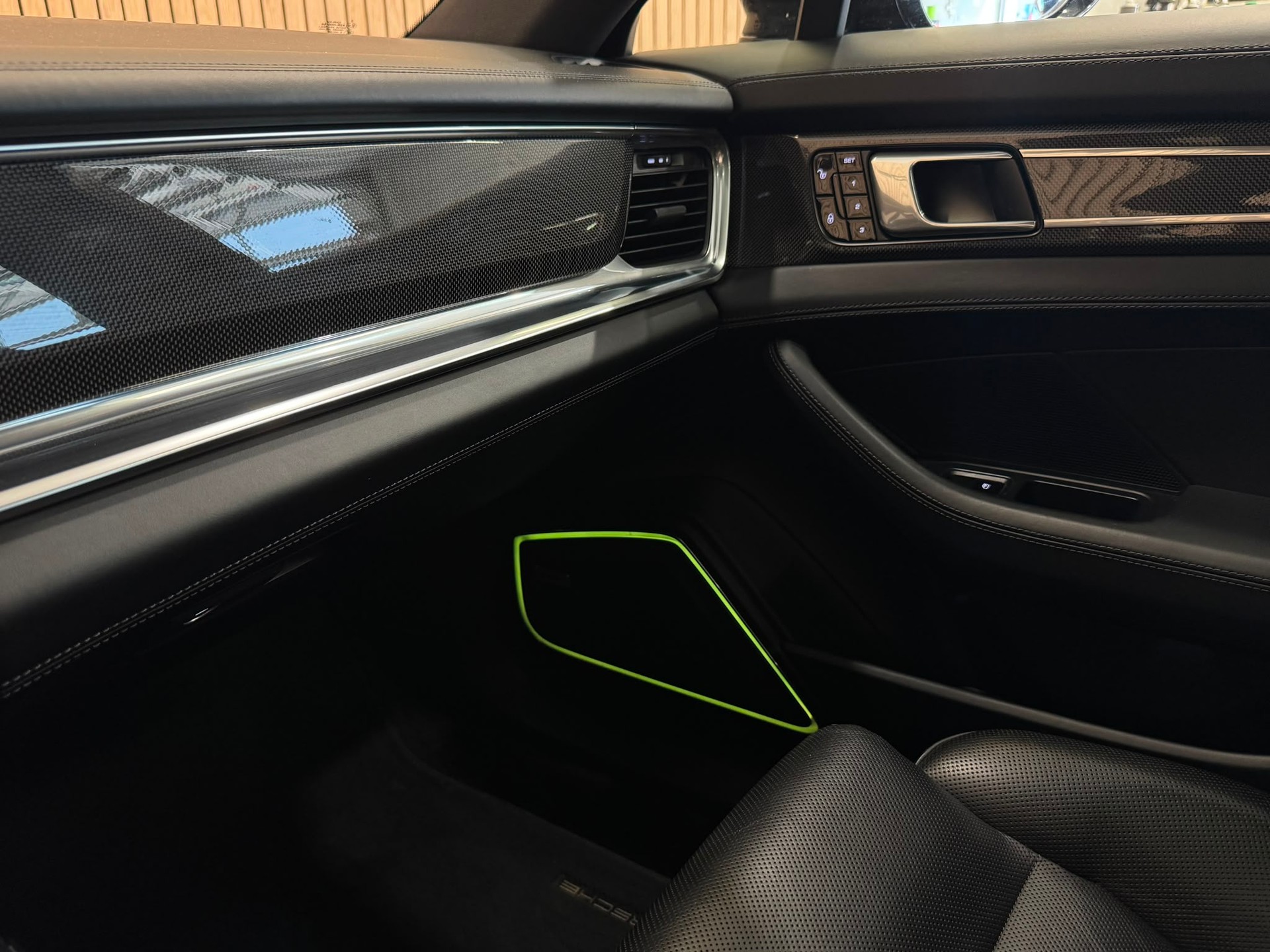 PORSCHE Panamera 4 E-Hybrid Sport Turismo PDK-image-25