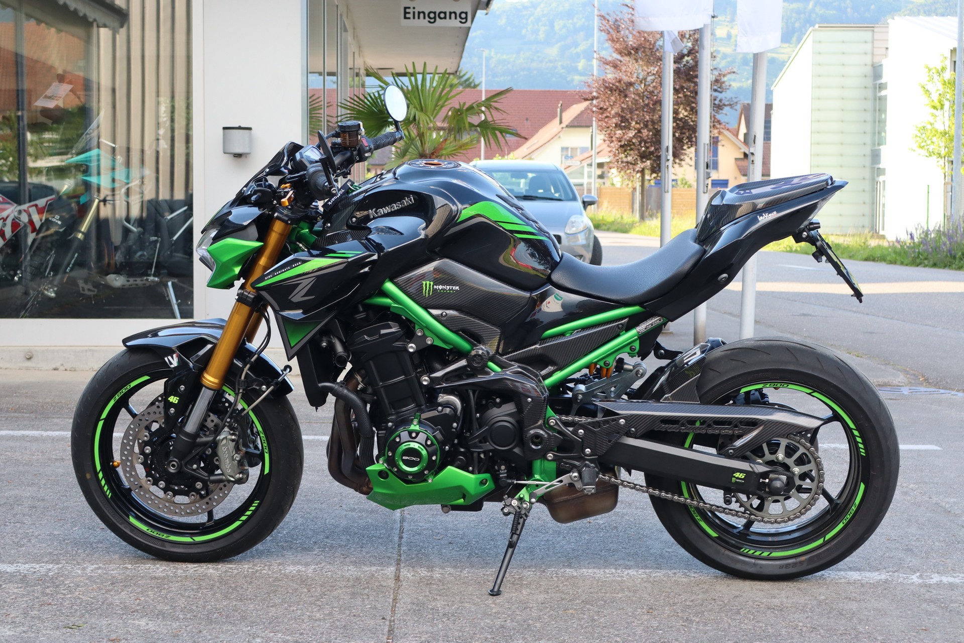 KAWASAKI Z 900SE-showroom-element-3