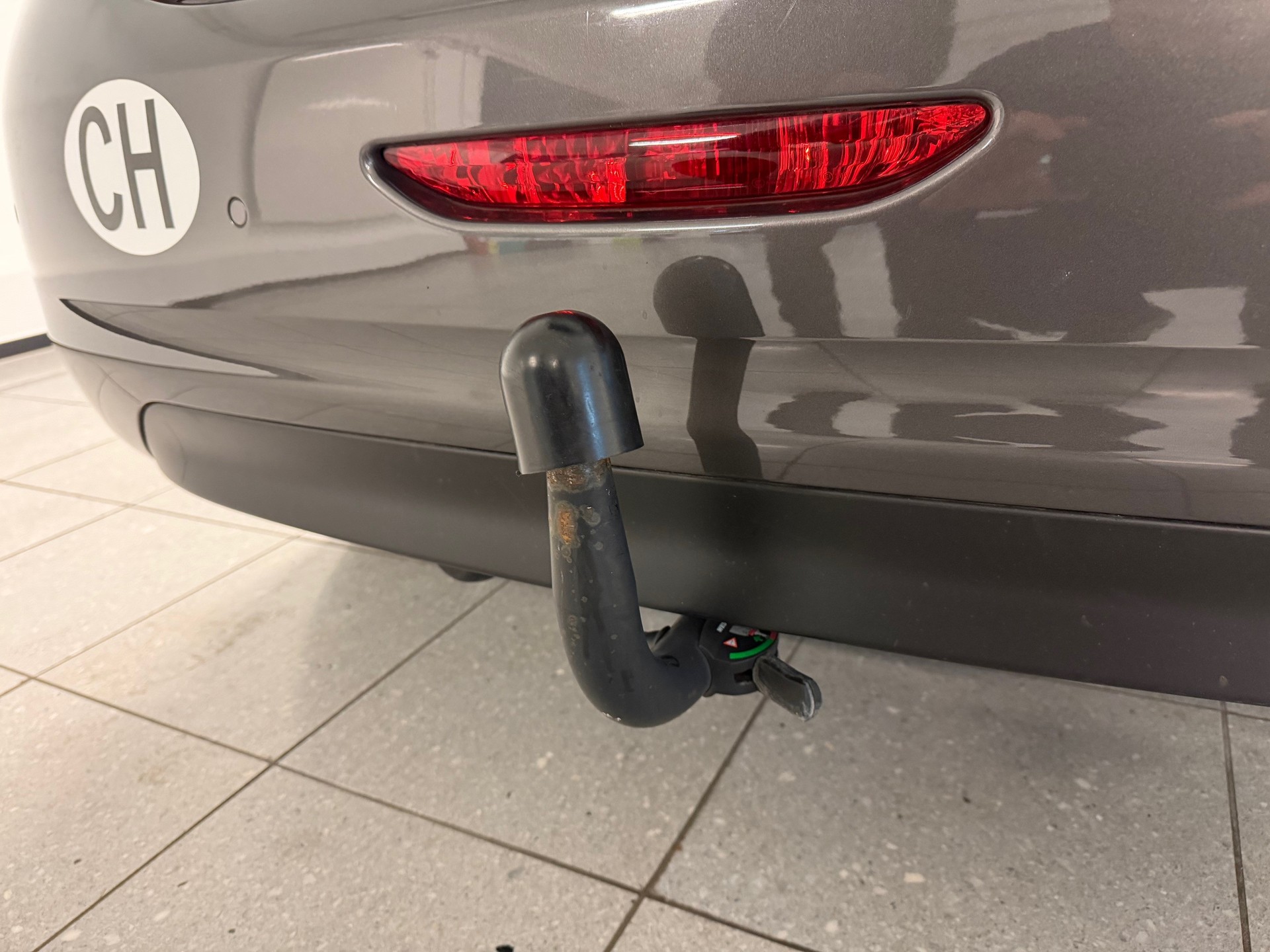 PEUGEOT 208 1.2 PureTech Tech Edition-image-8