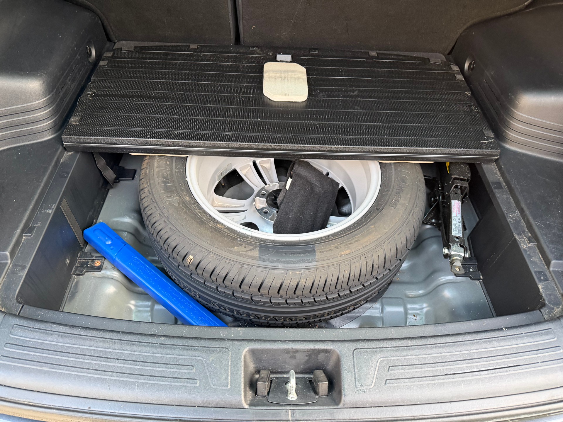 HYUNDAI iX 35 2.0 Premium 4WD Automatic-image-23
