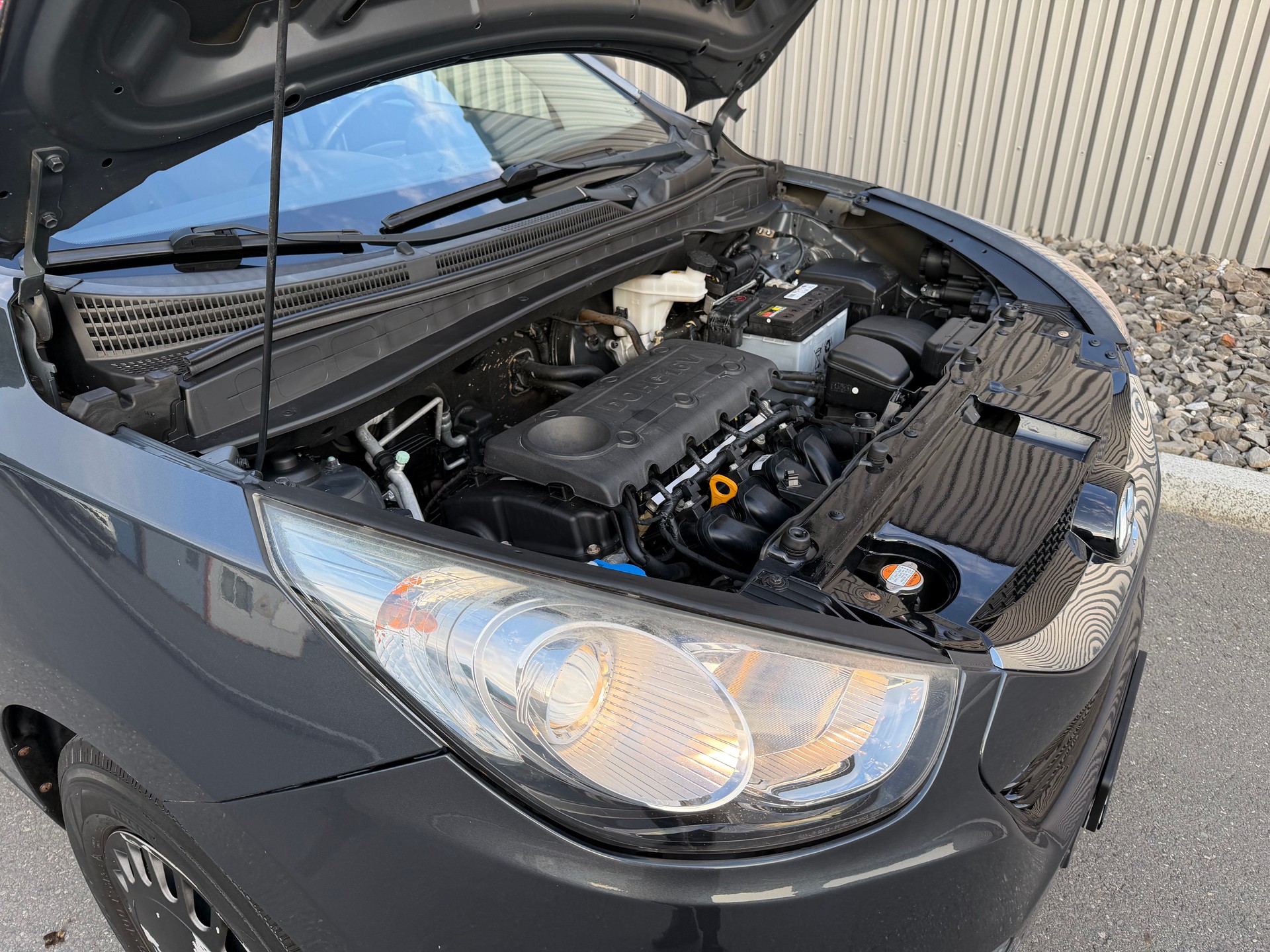 HYUNDAI iX 35 2.0 Premium 4WD Automatic-image-30