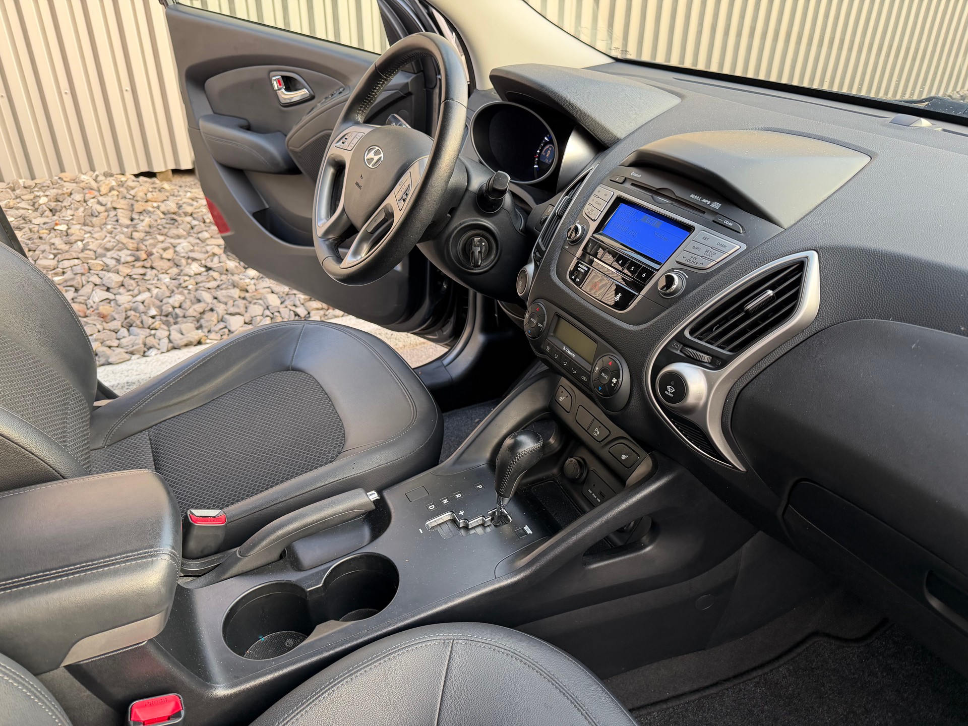 HYUNDAI iX 35 2.0 Premium 4WD Automatic-image-16