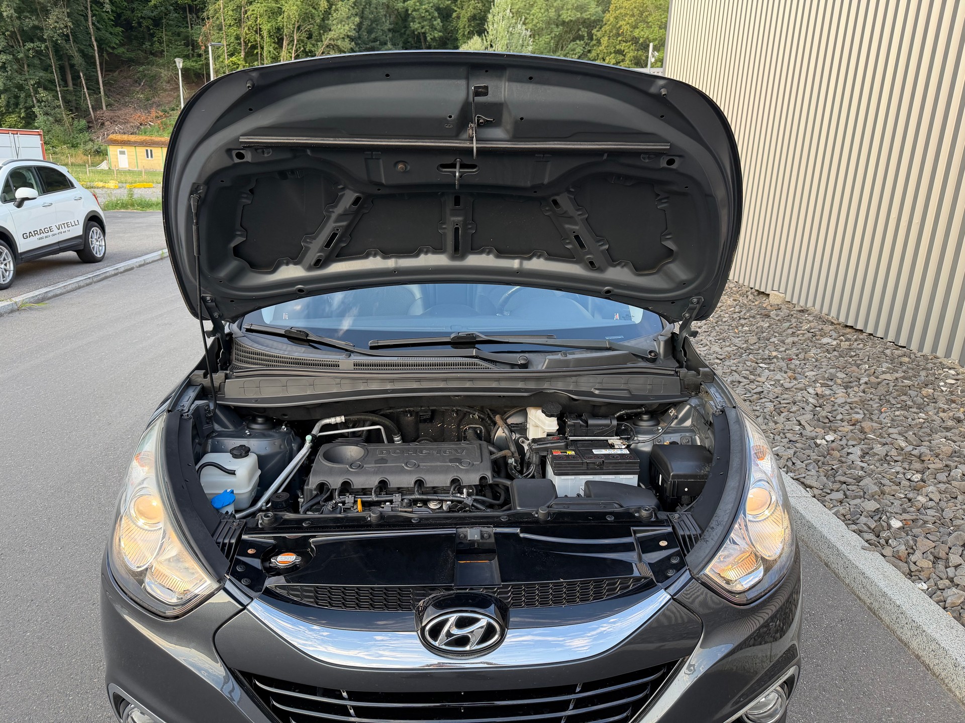 HYUNDAI iX 35 2.0 Premium 4WD Automatic-image-29