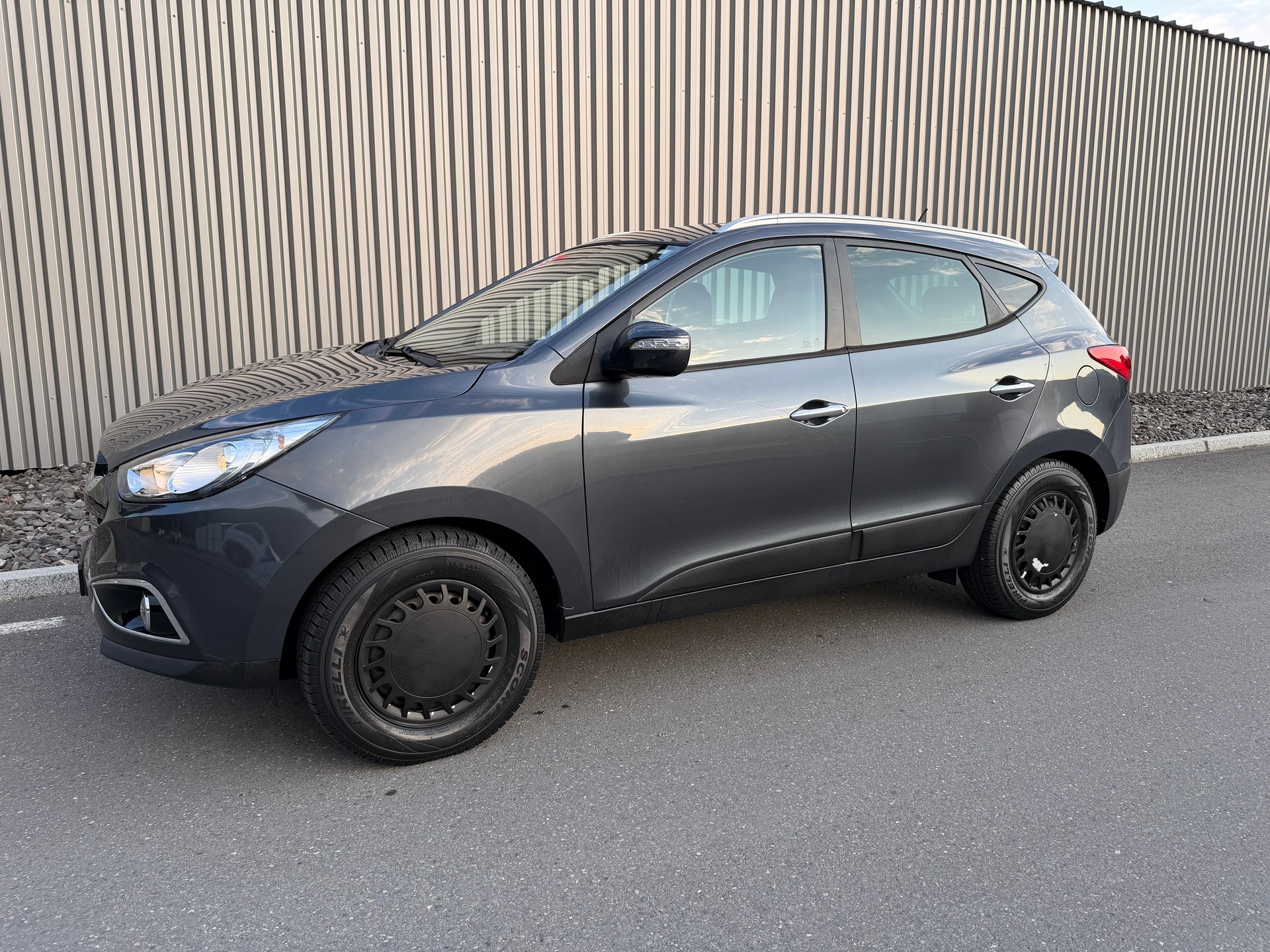 HYUNDAI iX 35 2.0 Premium 4WD Automatic-image-0