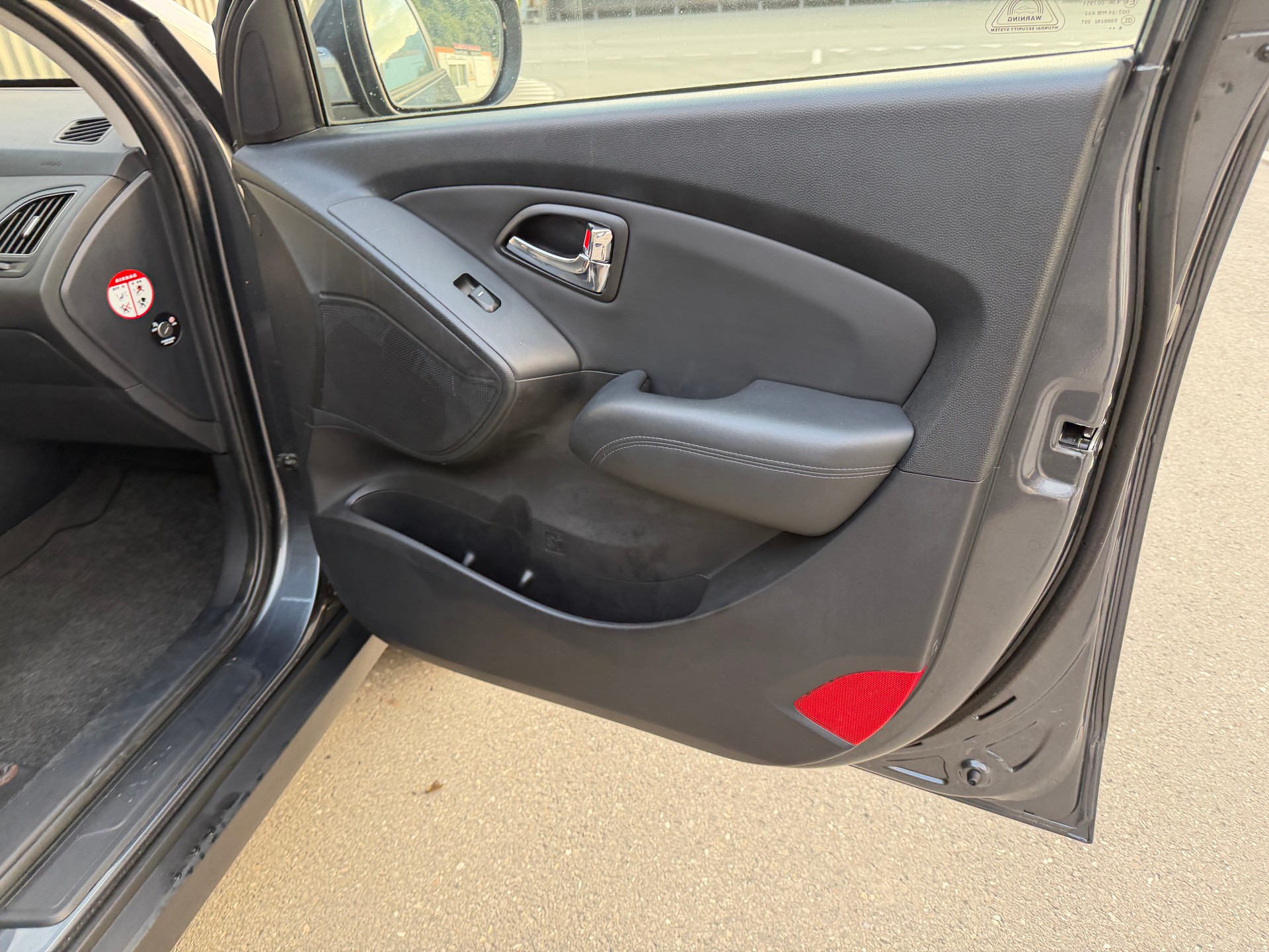 HYUNDAI iX 35 2.0 Premium 4WD Automatic-image-15