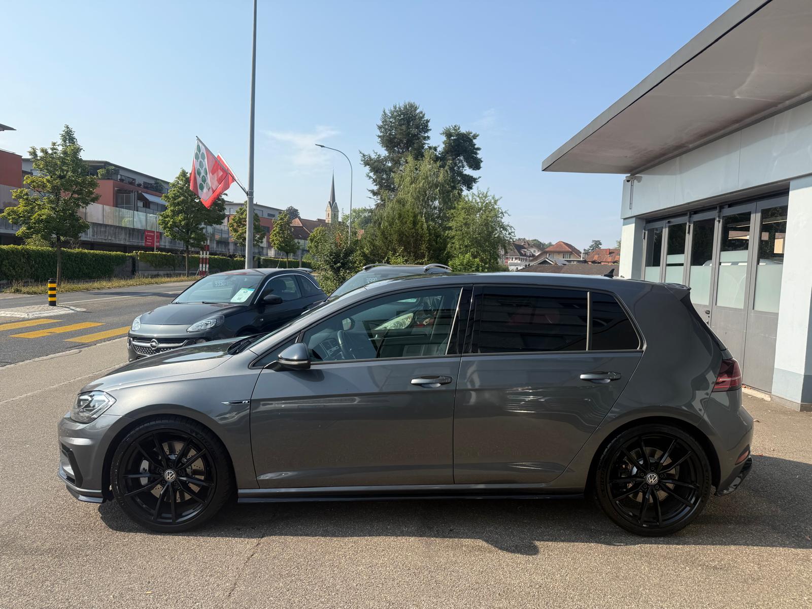 VW Golf 2.0 TSI R 4Motion DSG-image-1