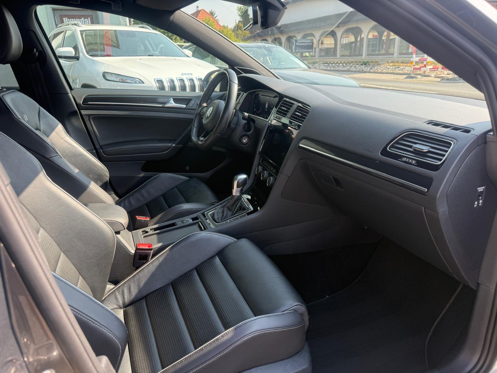 VW Golf 2.0 TSI R 4Motion DSG-image-10