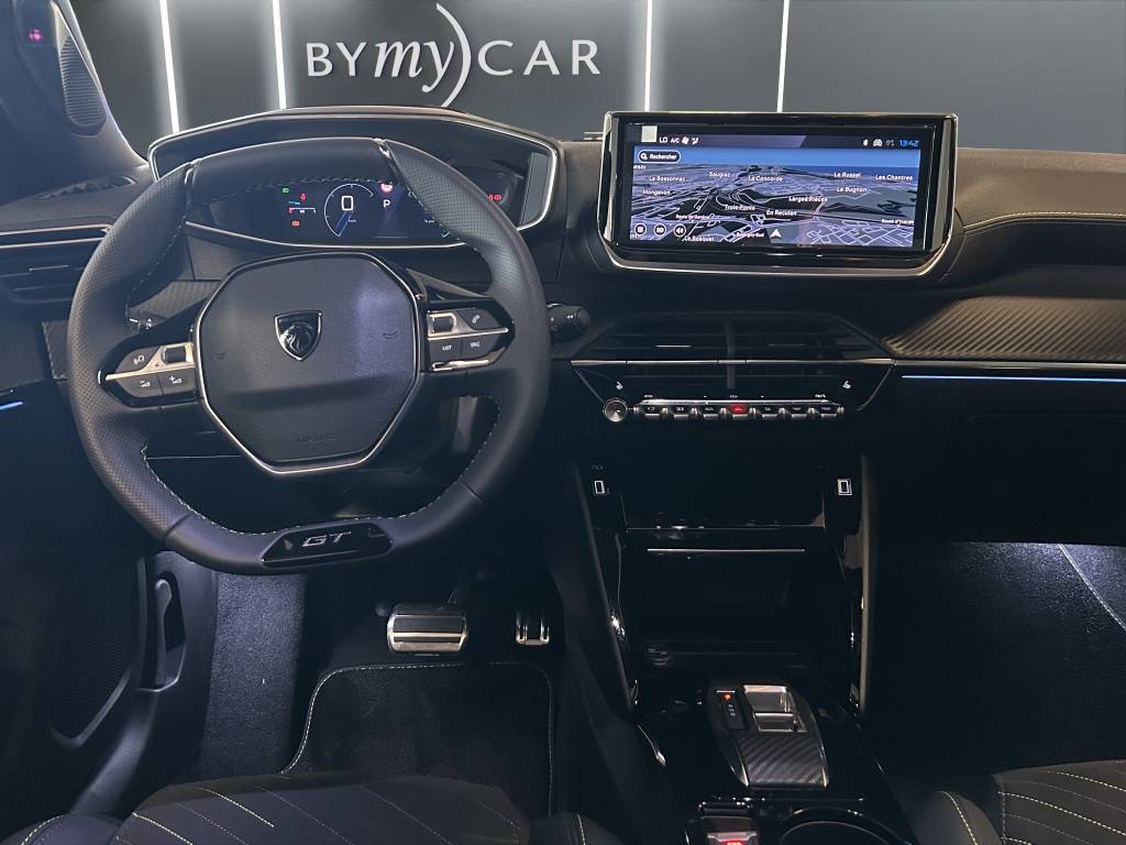 PEUGEOT 2008 1.2 145 MHEV GT Exclusive-image-5