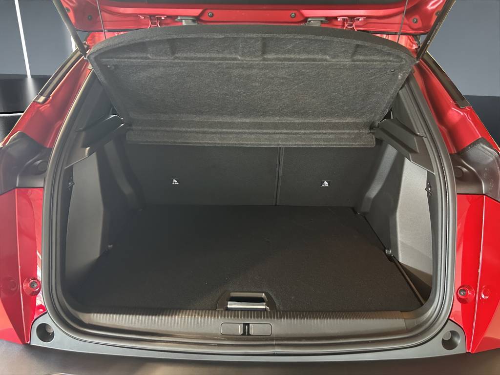PEUGEOT 2008 1.2 145 MHEV GT Exclusive-image-11