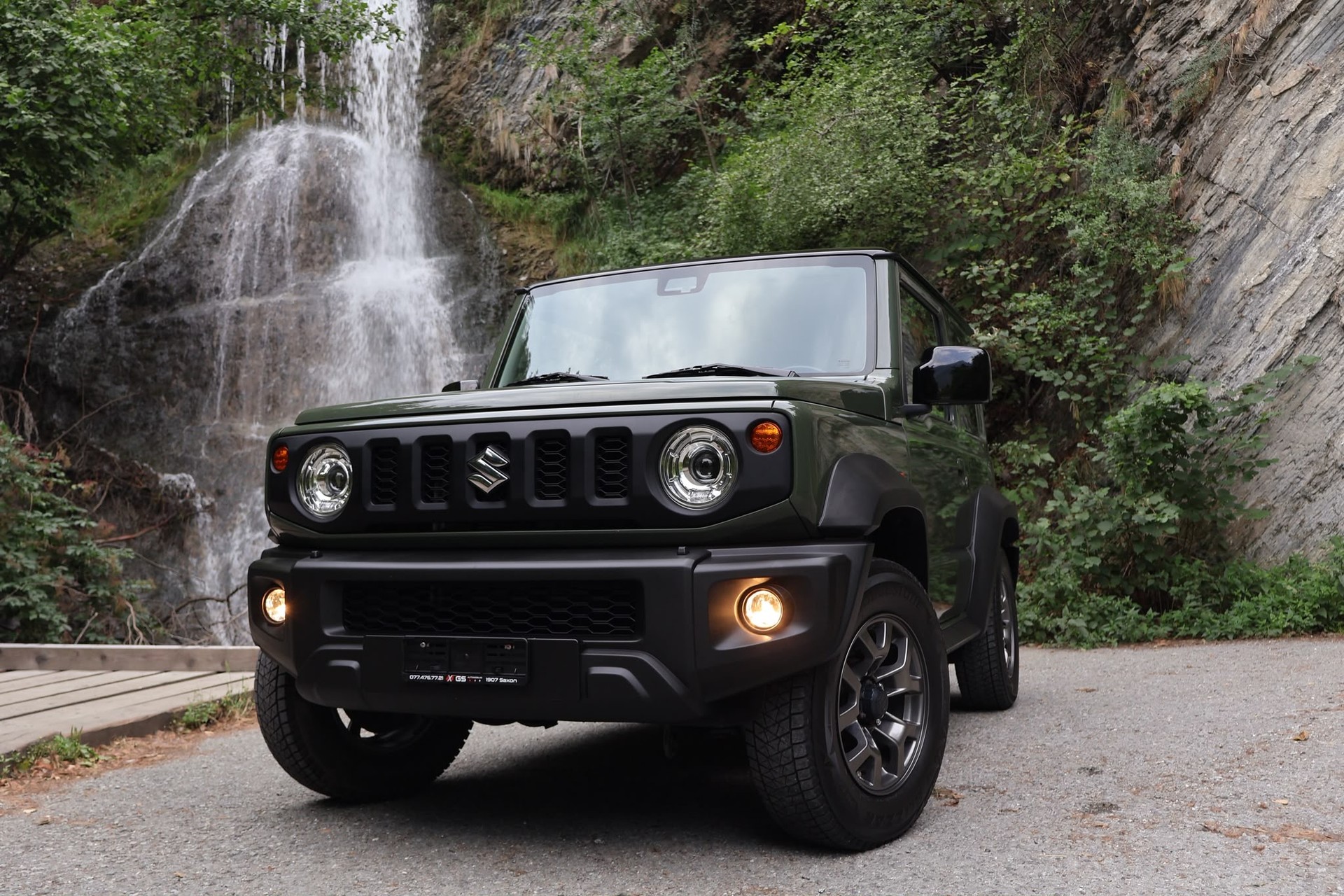 SUZUKI Jimny 1.5 Compact+ 4x4-image-2