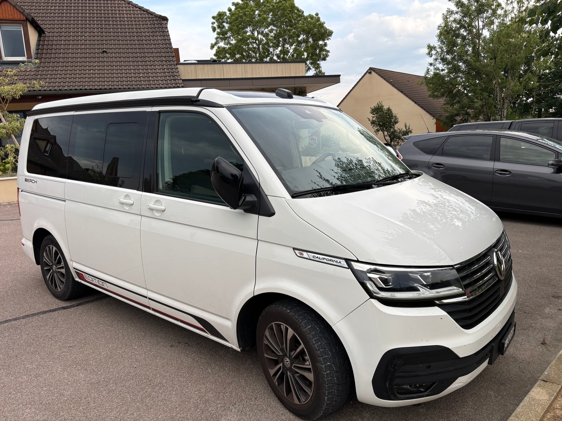 VW 2.0 TDI 204 Beach Edition Liberty DSG 4m-image-1