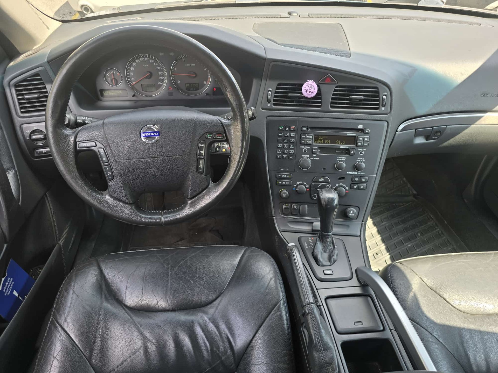 VOLVO XC70 D5 AWD Geartronic-image-3