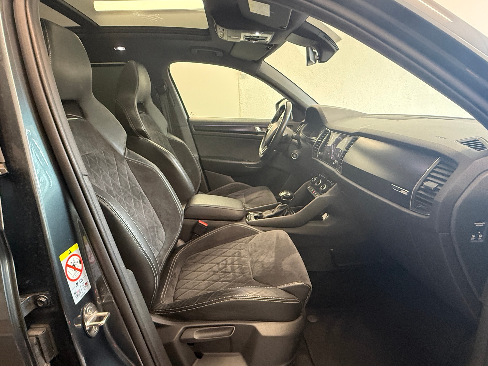 SKODA Kodiaq 2.0 TDI CR Sport Line 4x4 DSG Ab 250.- pro Monat-image-15