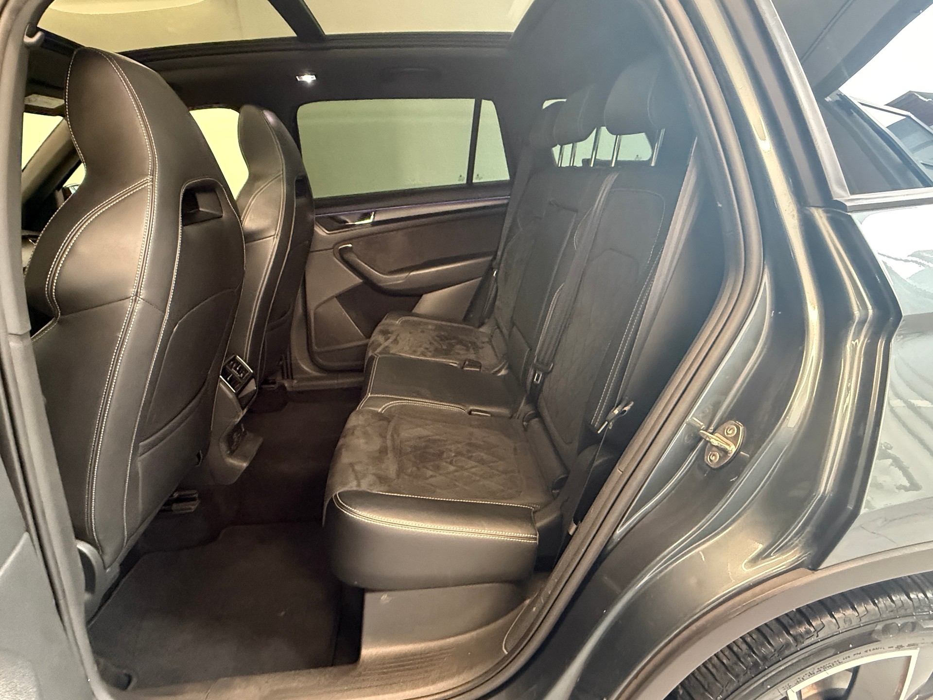 SKODA Kodiaq 2.0 TDI CR Sport Line 4x4 DSG Ab 250.- pro Monat-image-10