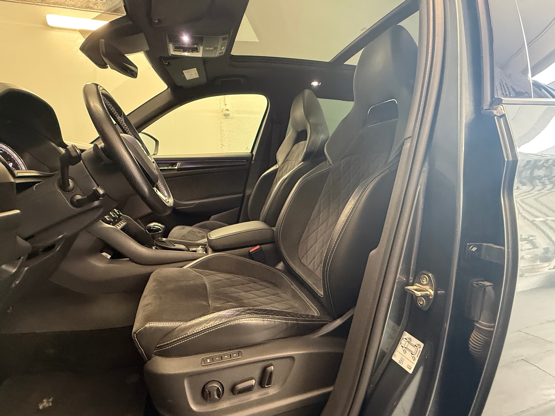 SKODA Kodiaq 2.0 TDI CR Sport Line 4x4 DSG Ab 250.- pro Monat-image-9