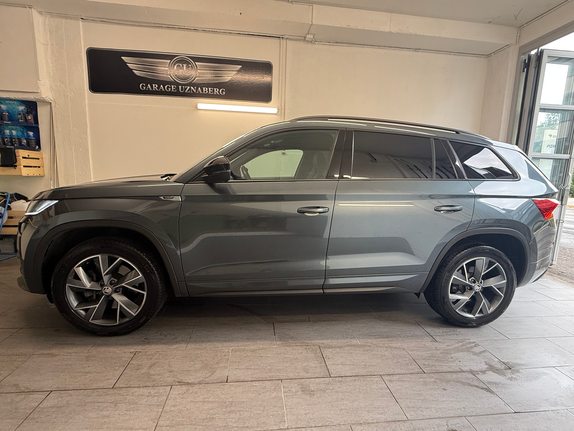 SKODA Kodiaq 2.0 TDI CR Sport Line 4x4 DSG Ab 250.- pro Monat-image-1