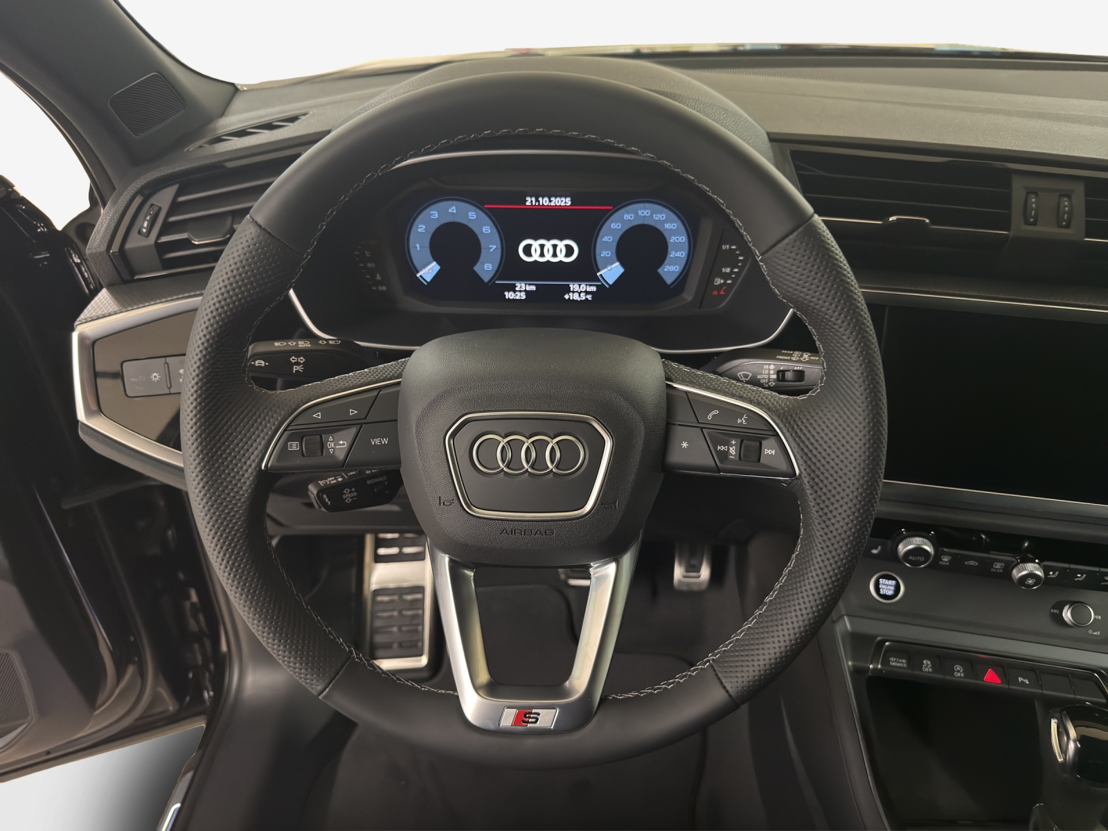 AUDI Q3 Sportback 35 TFSI S line Attraction S-tronic-image-9