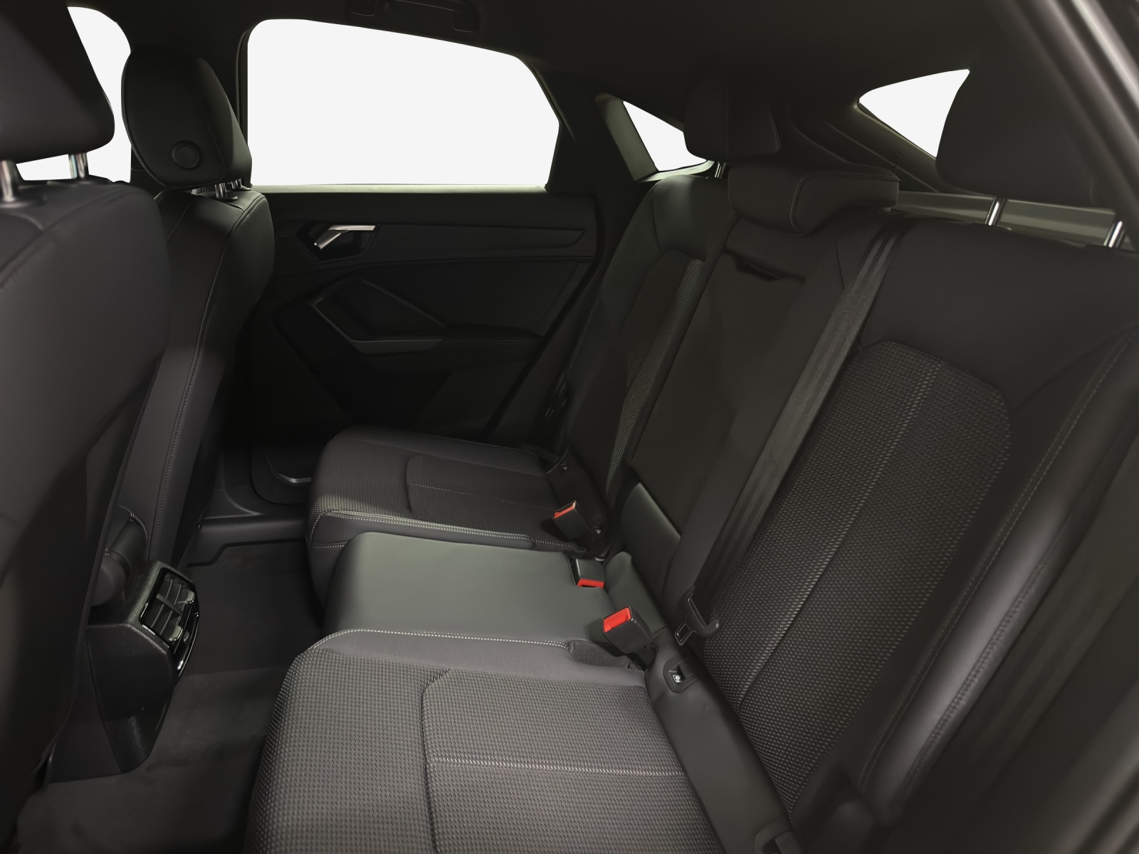 AUDI Q3 Sportback 35 TFSI S line Attraction S-tronic-image-10