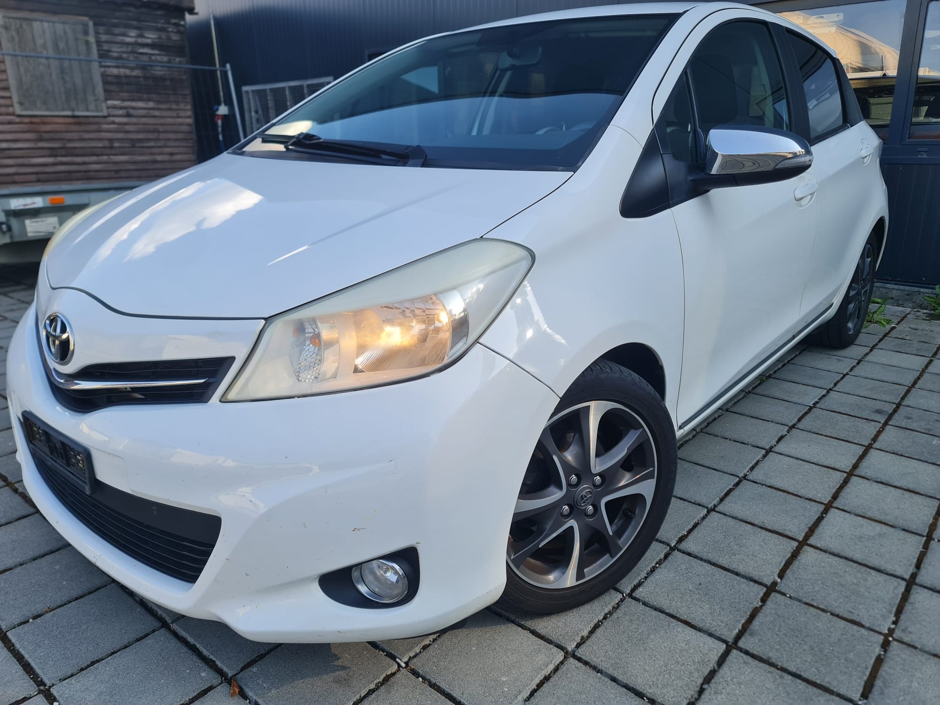 TOYOTA Yaris 1.33 Sol Premium-image-0