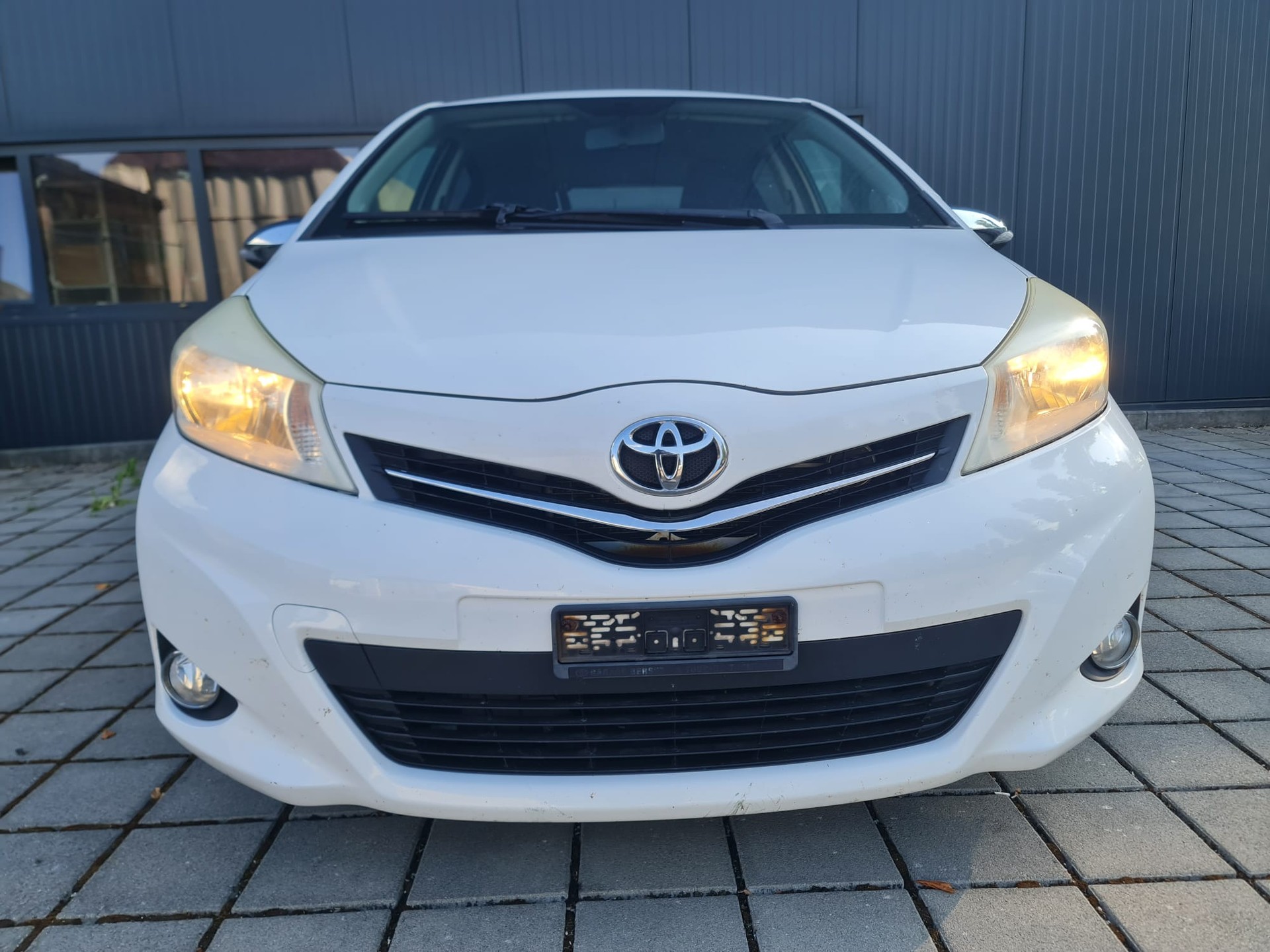 TOYOTA Yaris 1.33 Sol Premium-image-4