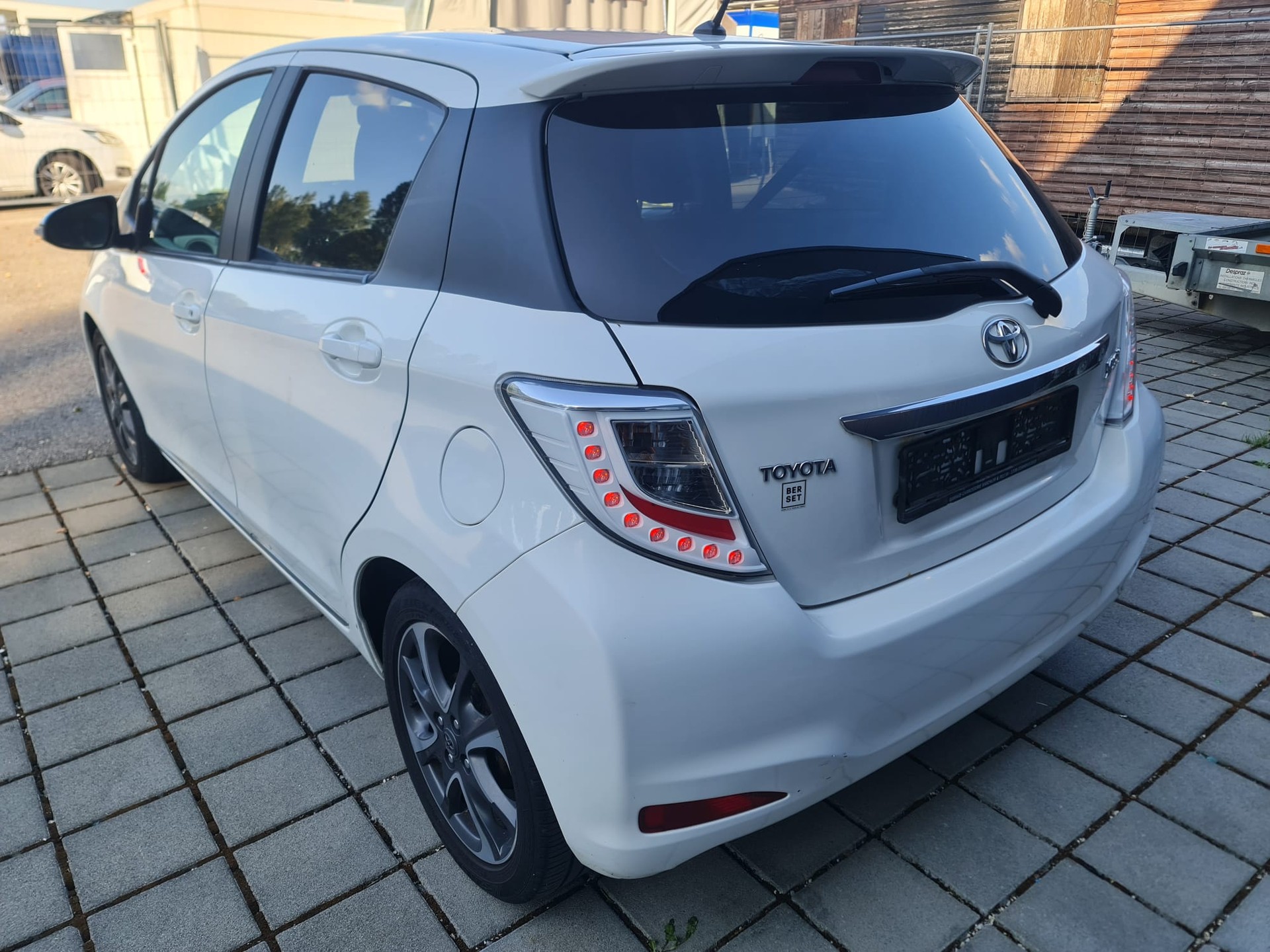 TOYOTA Yaris 1.33 Sol Premium-image-2