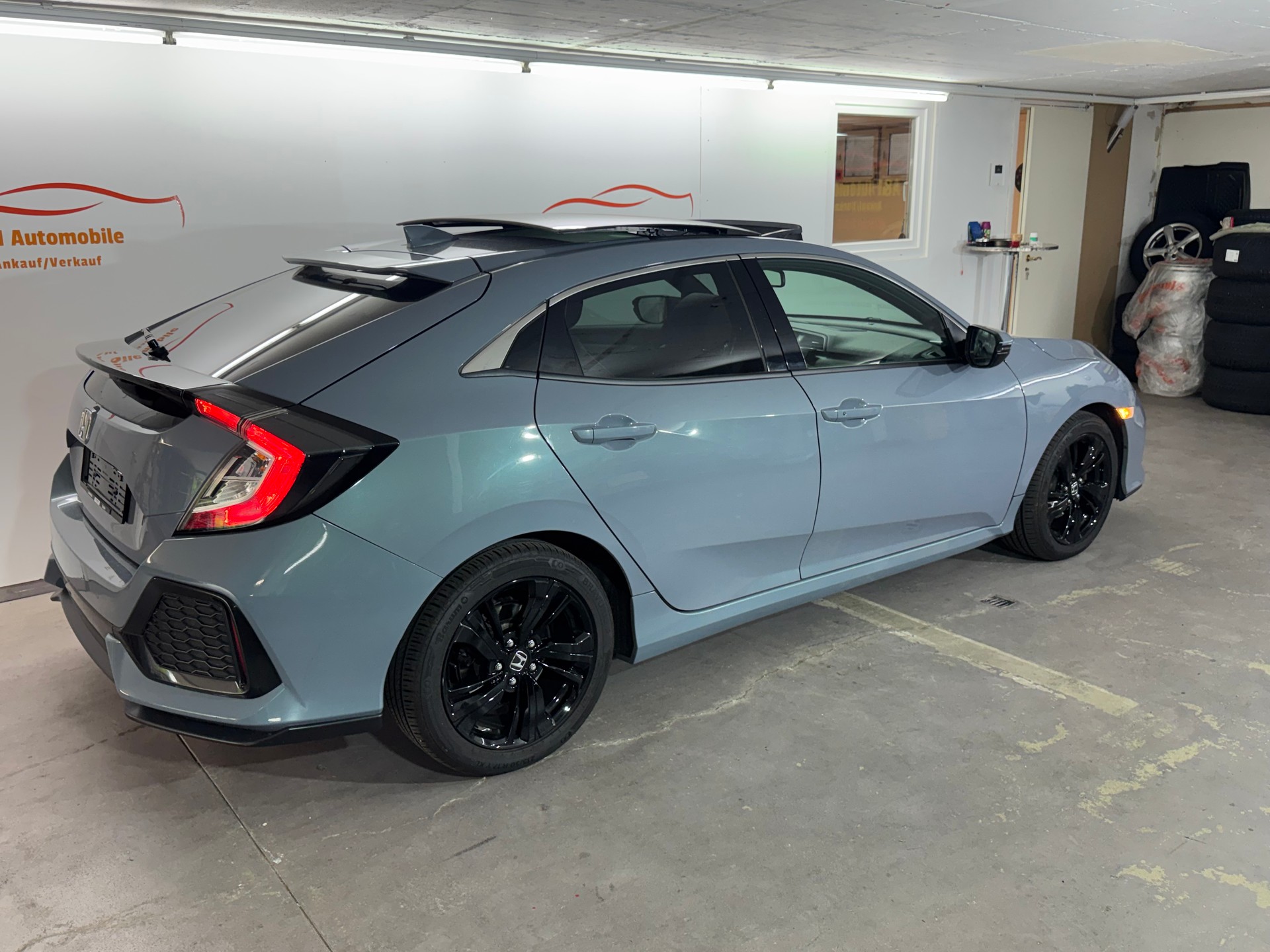 HONDA Civic 1.0 VTEC Executive Premium CVT-image-2