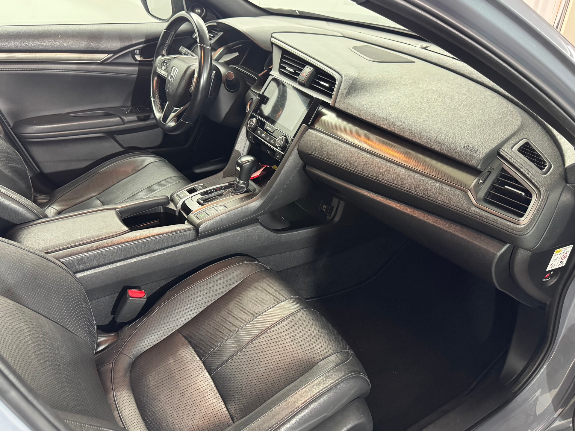 HONDA Civic 1.0 VTEC Executive Premium CVT-image-8