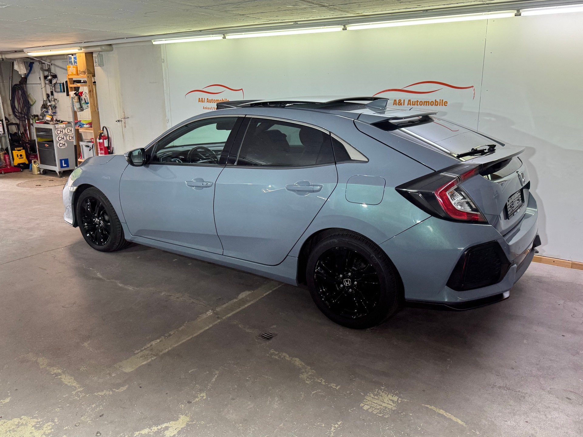 HONDA Civic 1.0 VTEC Executive Premium CVT-image-3