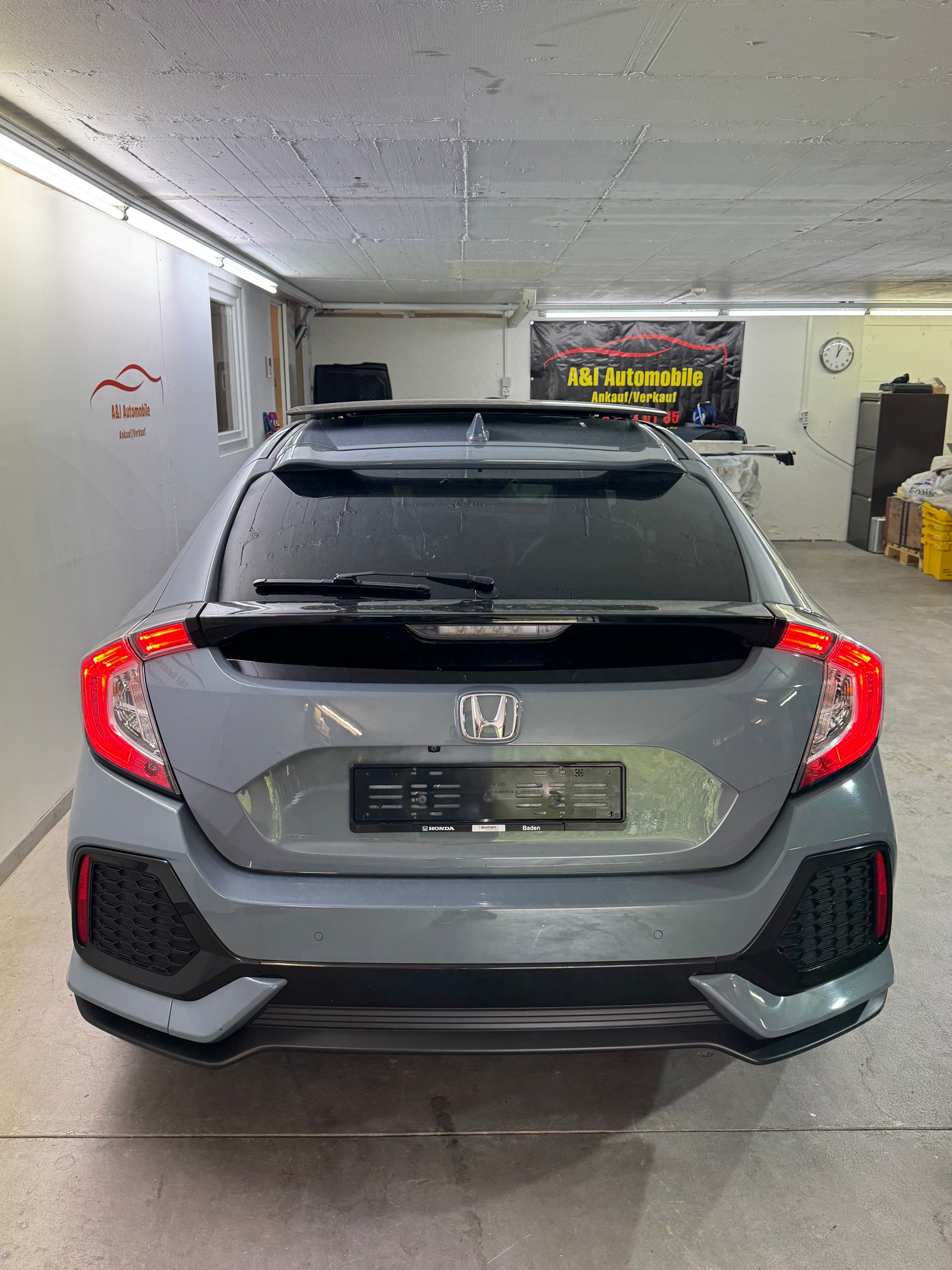 HONDA Civic 1.0 VTEC Executive Premium CVT-image-5