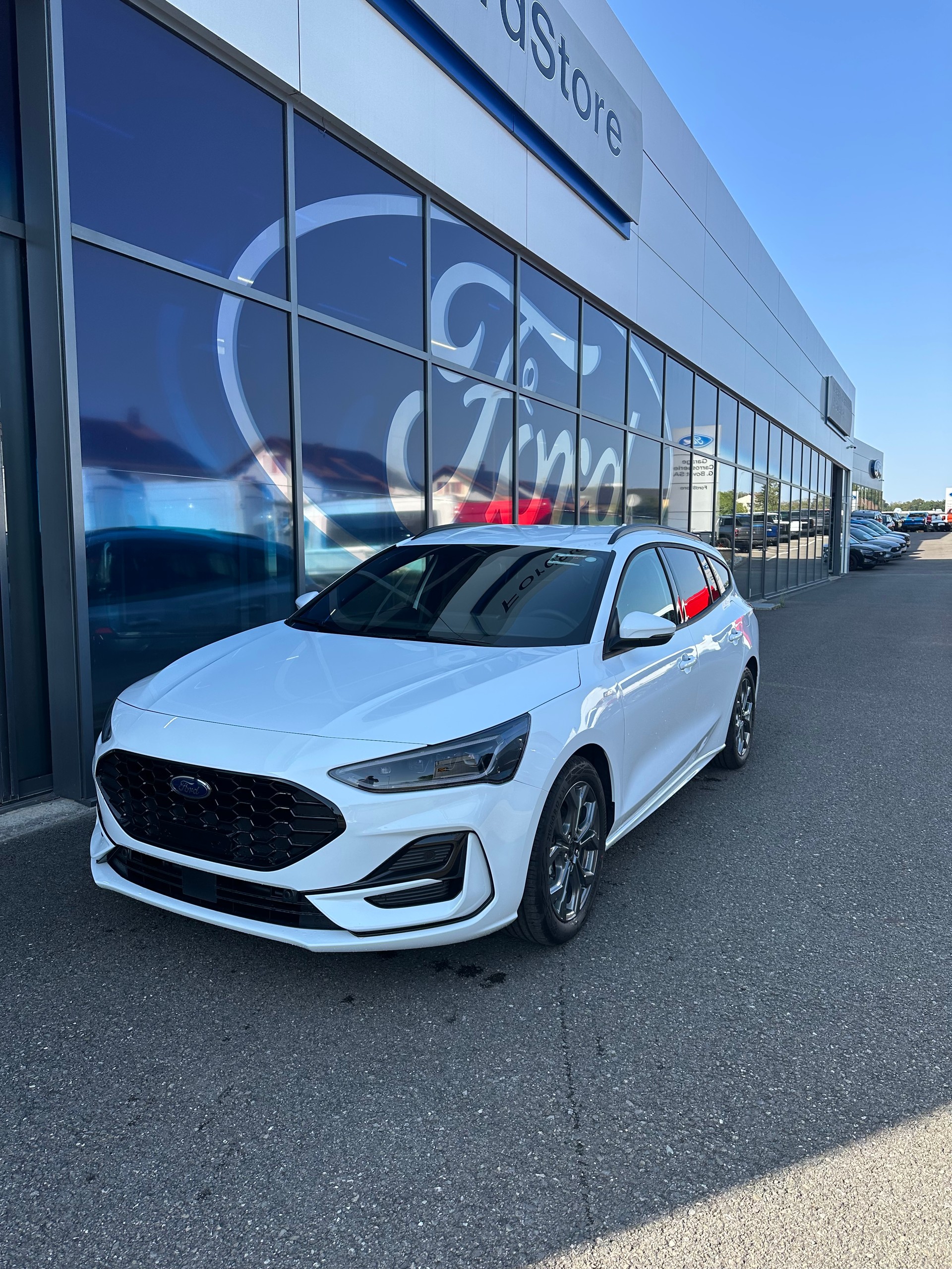 FORD Focus Station Wagon 1.0i EcoB ST-Line X/155CV/Aut.-image-1